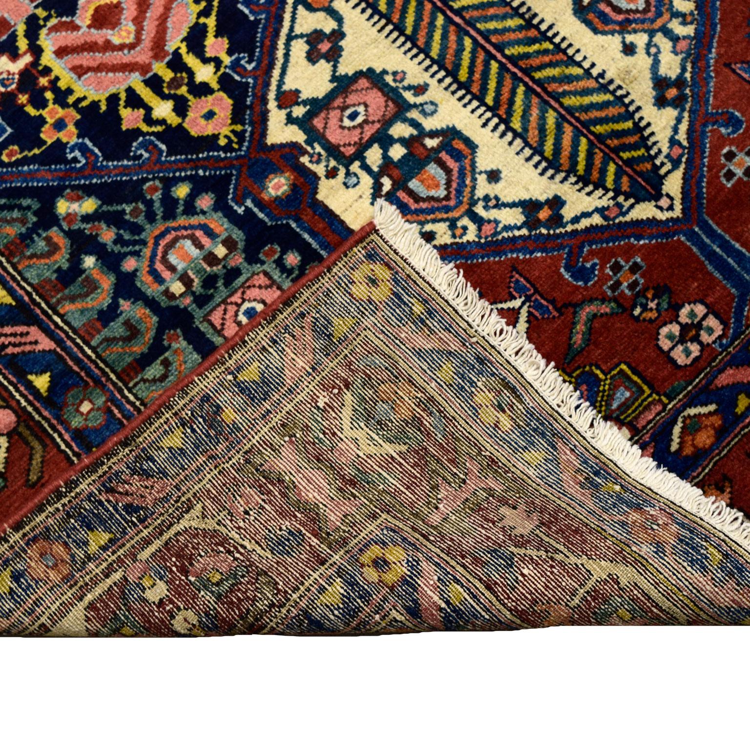 Antique 1920s Wool Persian Bakhtiari Rug, Classic Lozenge Design, 5' x 7' For Sale 2