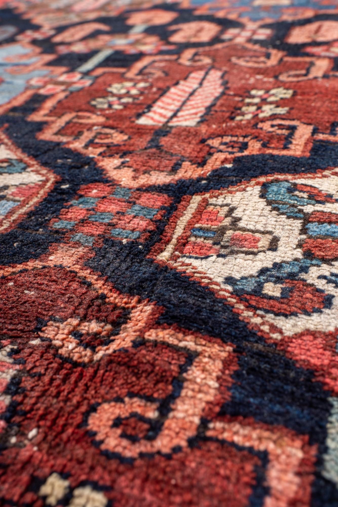 Alfombra persa antigua Bakhtiari Garden Panel en Bueno estado para la venta en New York, NY