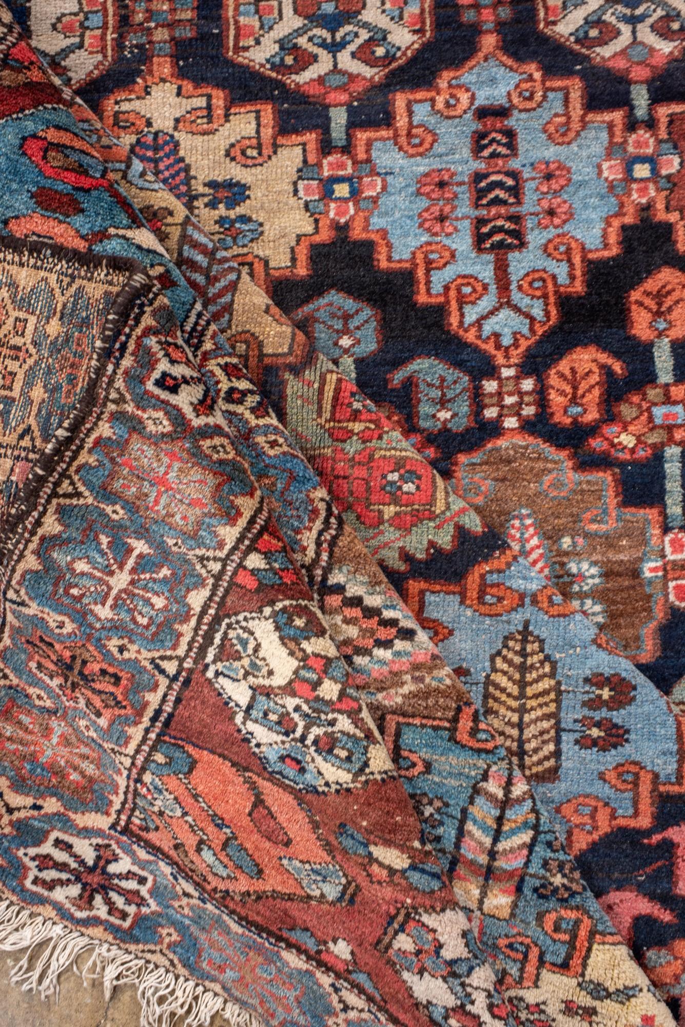 Alfombra persa antigua Bakhtiari Garden Panel en venta 1