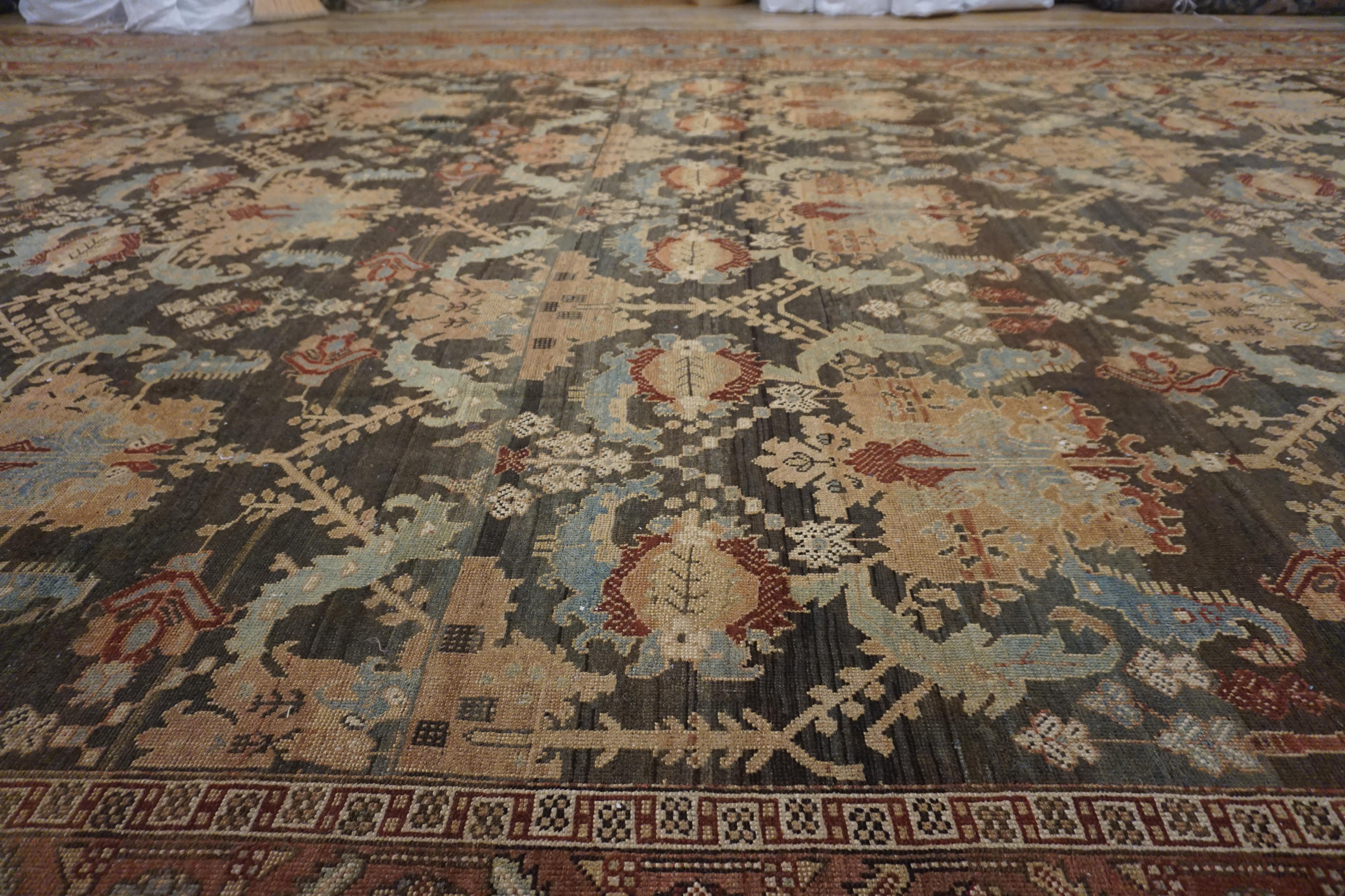 Late 19th Century Persian Bakhtiari Carpet ( 13'10