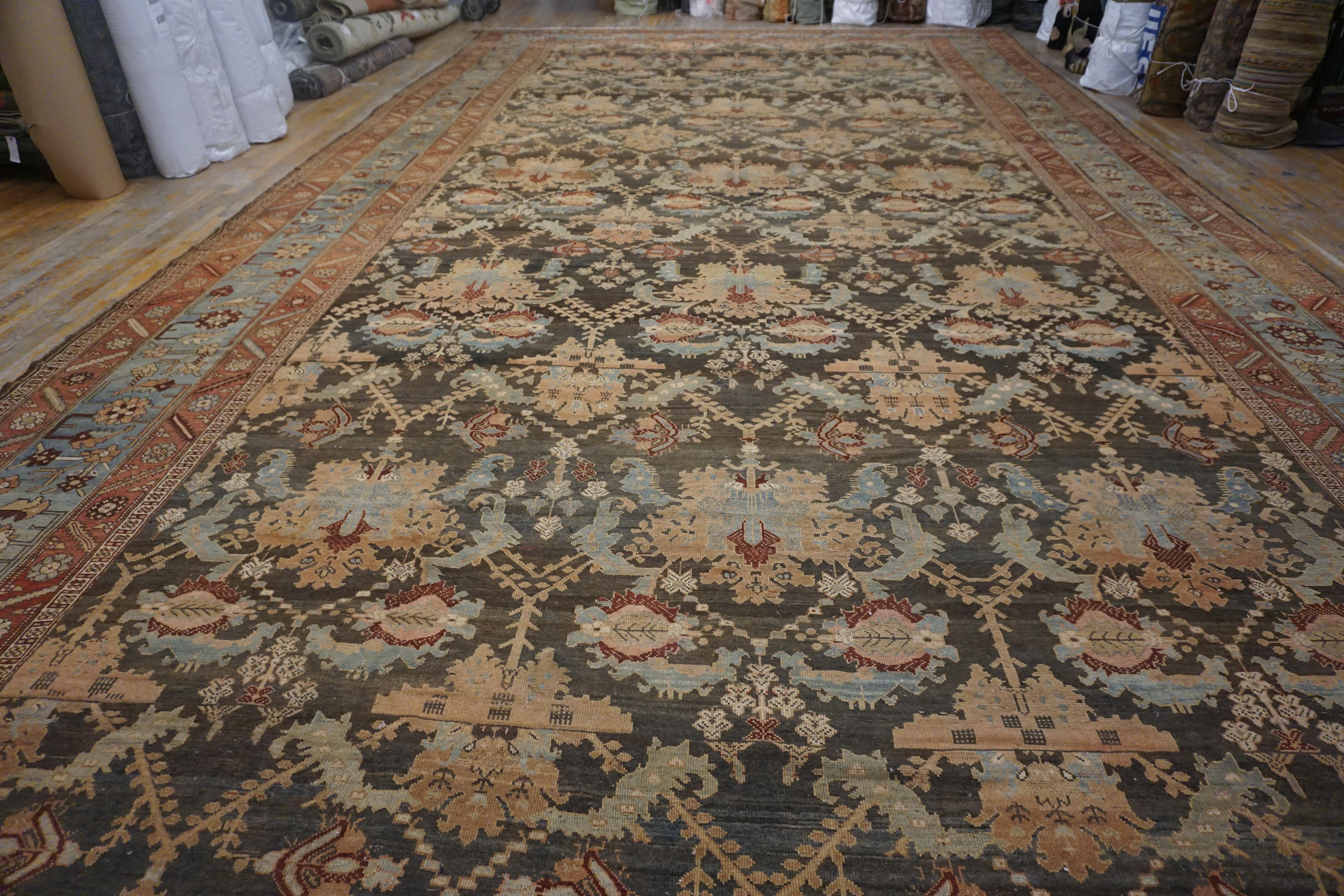 Late 19th Century Persian Bakhtiari Carpet ( 13'10