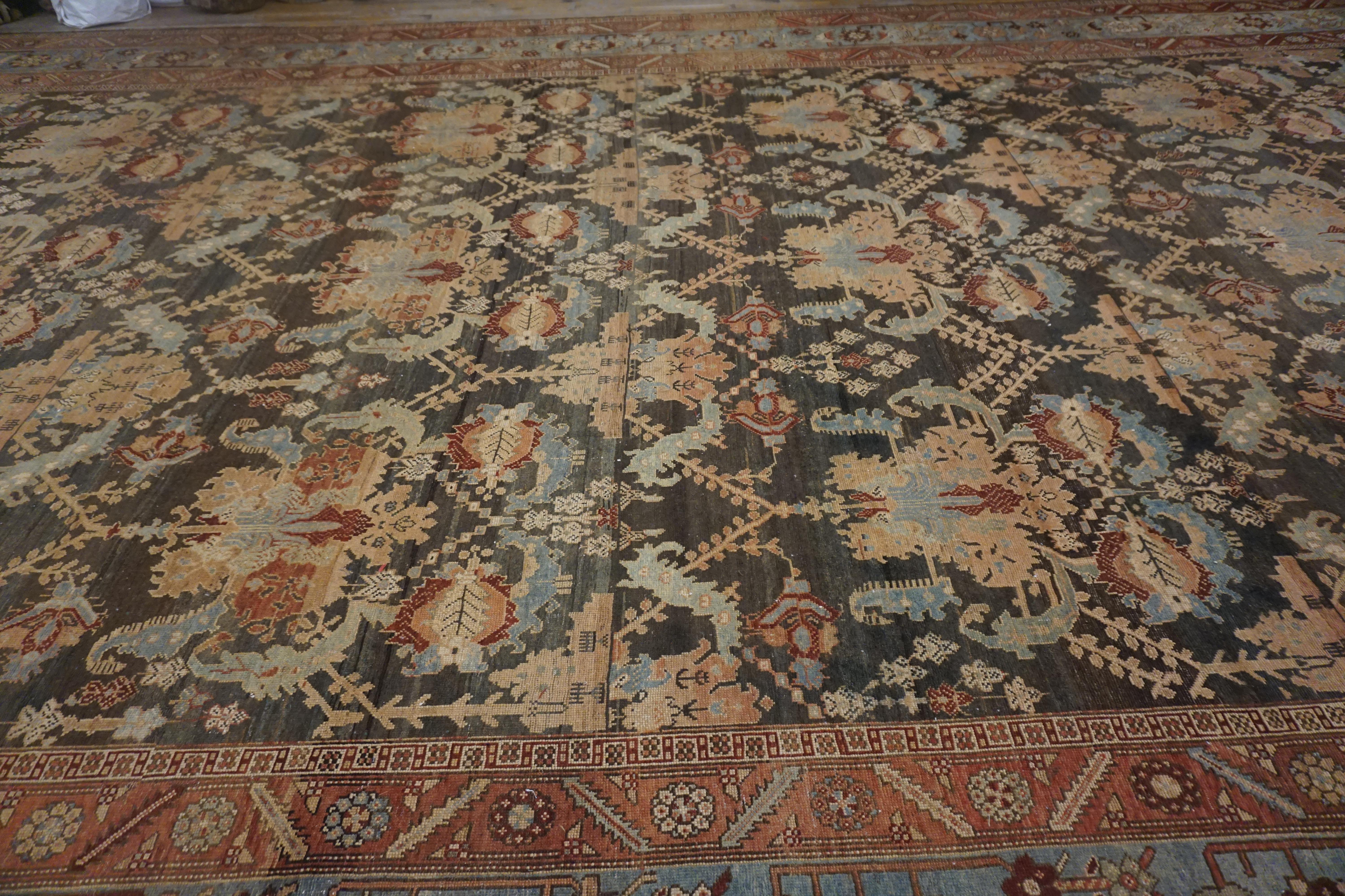 Hand-Knotted Late 19th Century Persian Bakhtiari Carpet ( 13'10