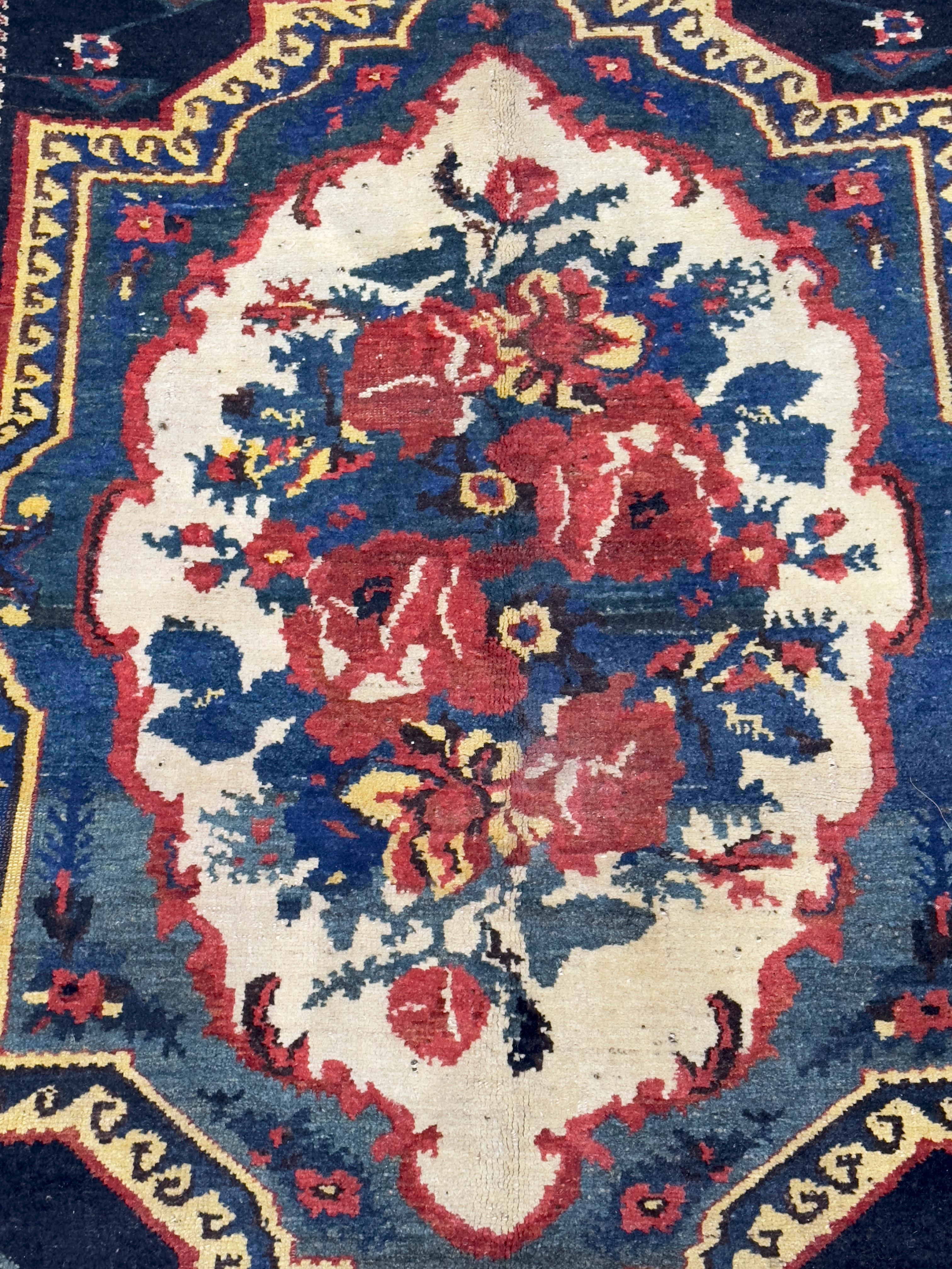 Antiker persischer Bakhtiari Teppich 4'10