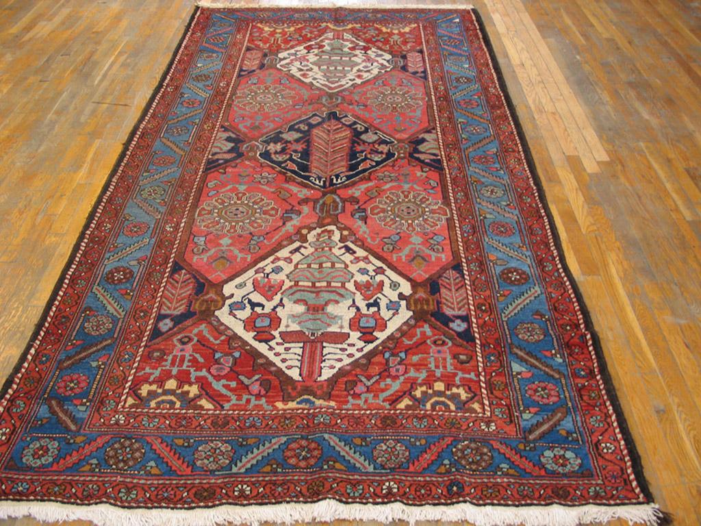 Antique Persian Bakhtiari rug, measures: 5' 3