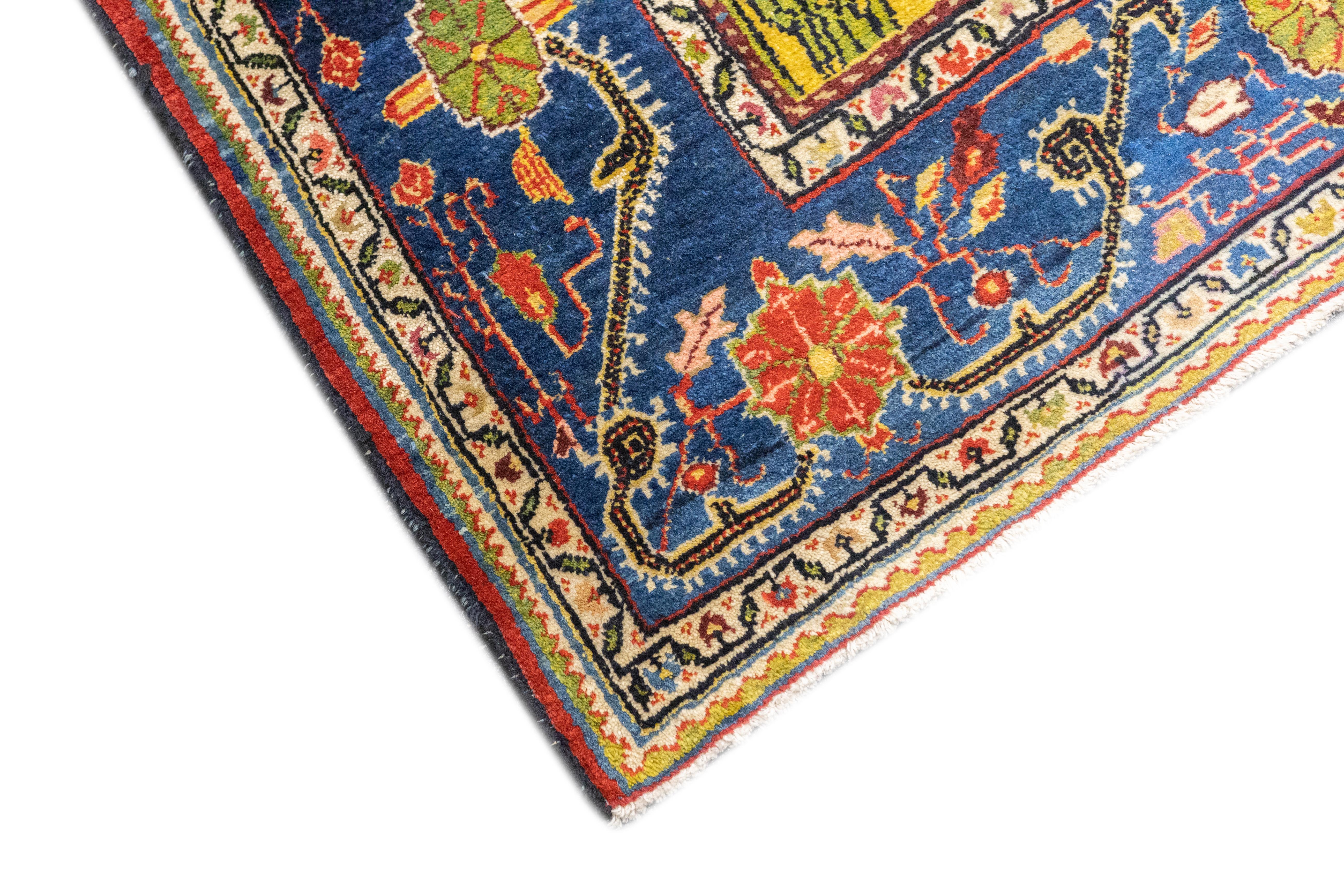 Antiker persischer Bakhtiari-Teppich 8'7'' x 11'1'' (Persisch) im Angebot