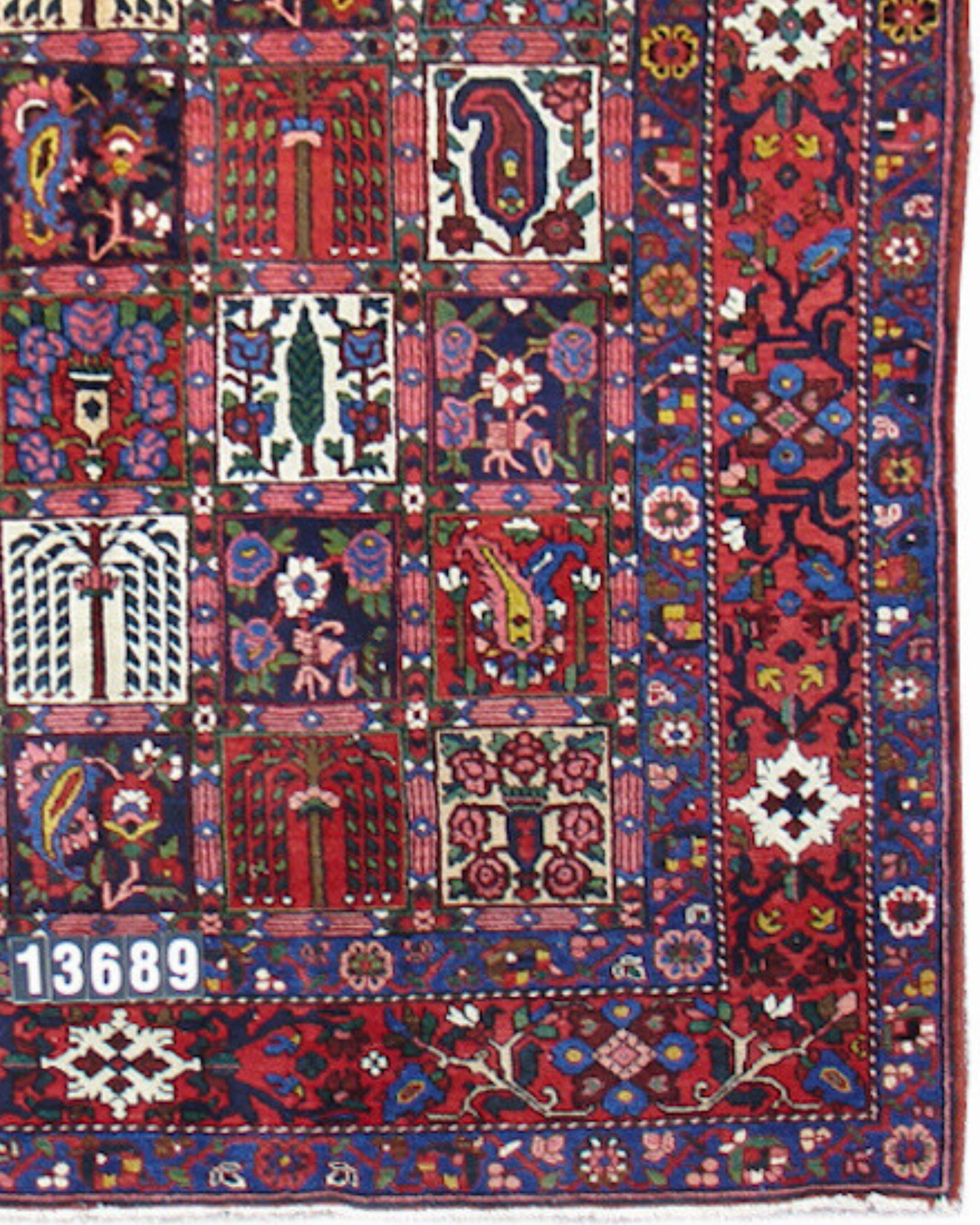 Antique Persian Bakhtiari Rug, Early 20th Century In Excellent Condition For Sale In San Francisco, CA