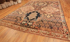 Large Antique Persian Bakhtiari Rug. Size: 11 ft x 16 ft (3.35 m x 4.88 m)