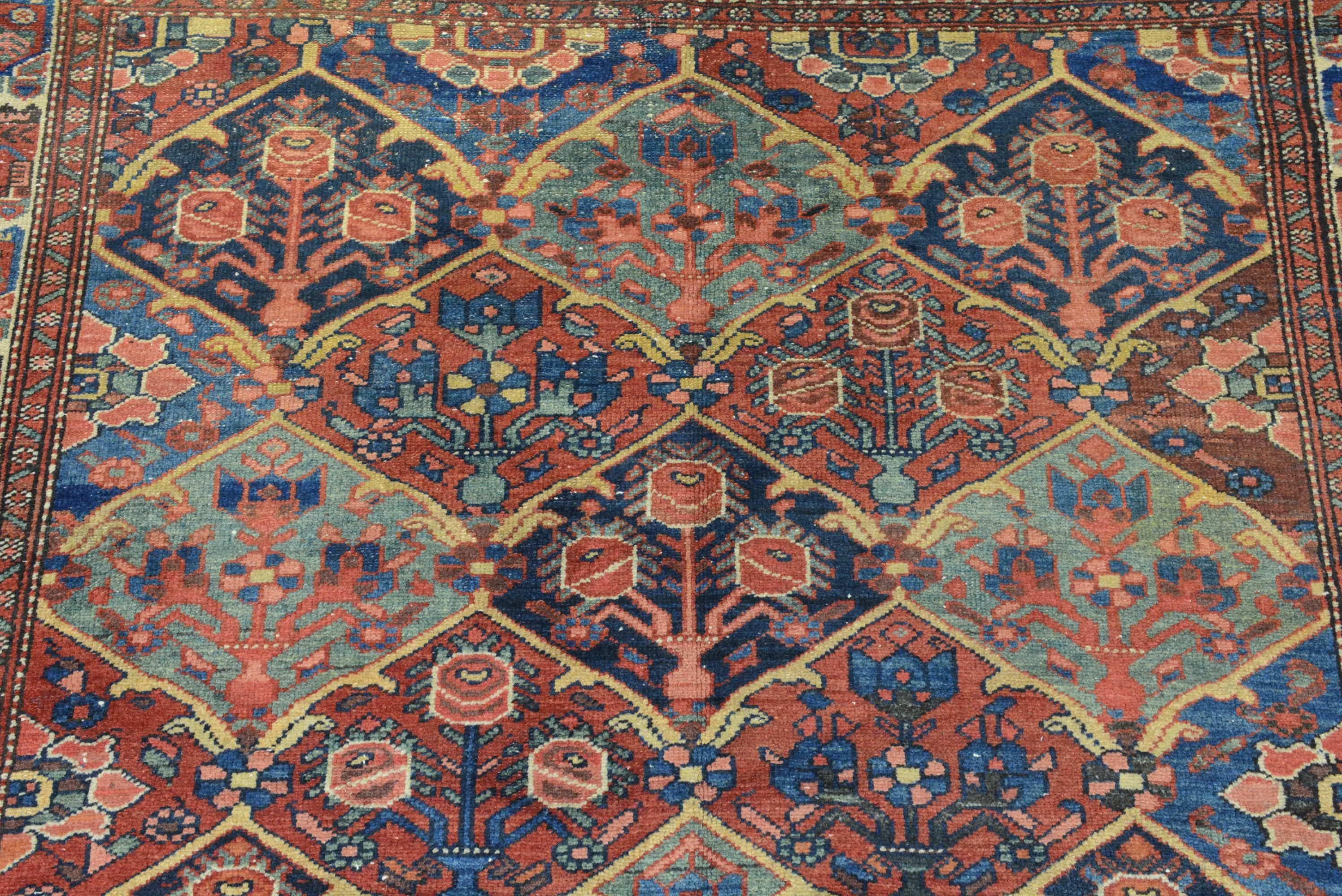 Antiker persischer Bachtiari-Teppich (Stammeskunst) im Angebot