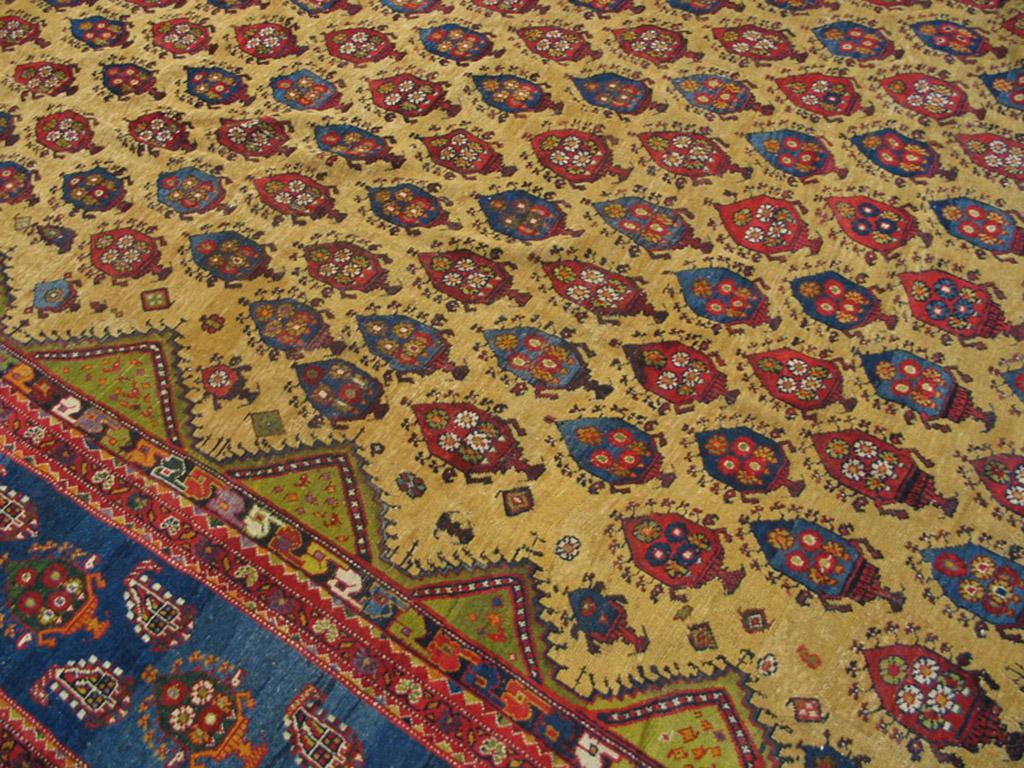 Late 19th Century 19th Century Persian Bakhtiari Carpet ( 11'10