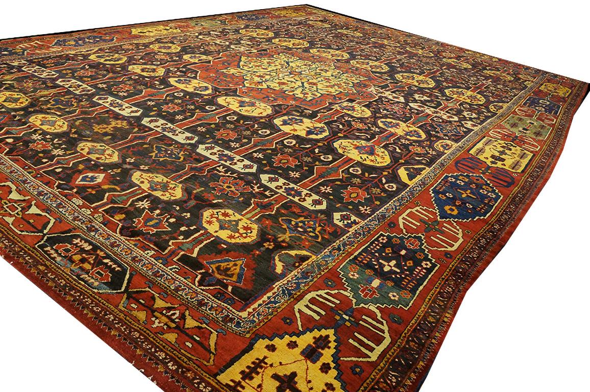 Late 19th Century 19th Century S. Persian Bakhtiari Carpet ( 15'2