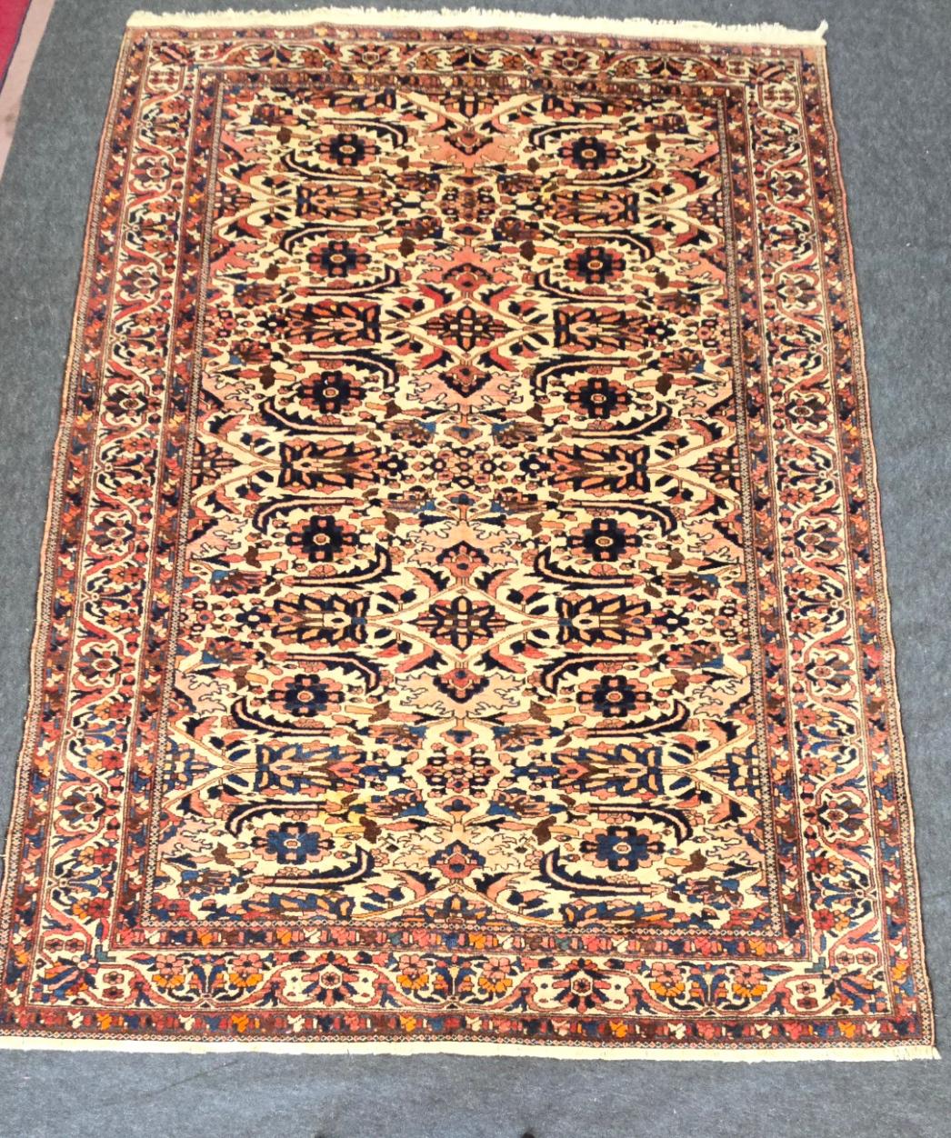 Antique Persian Bakhtiari Rug (Persisch) im Angebot