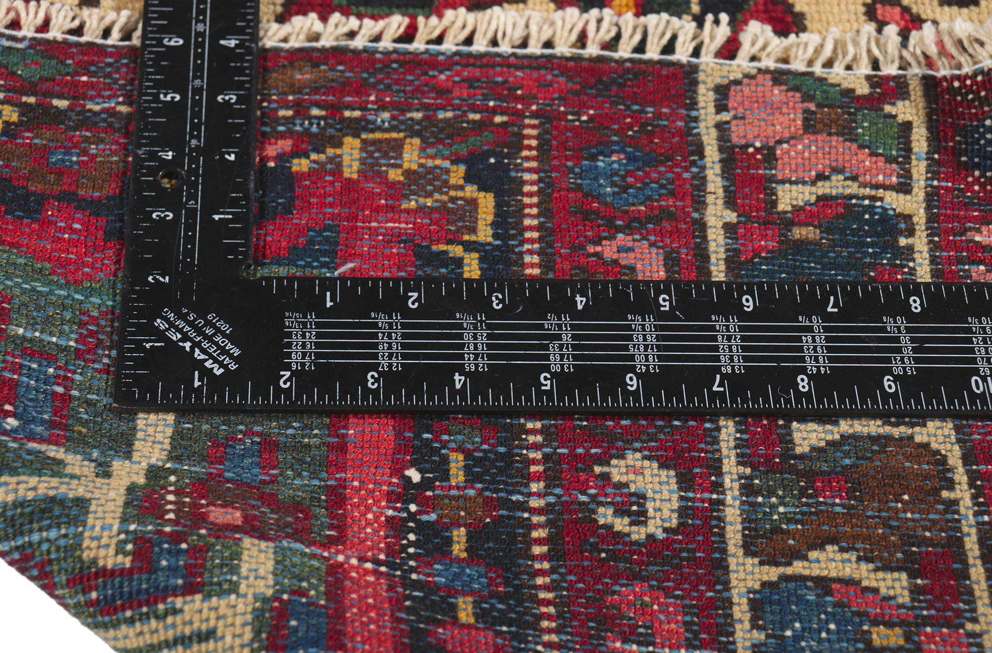 Perse Tapis persan ancien Bakhtiari en vente