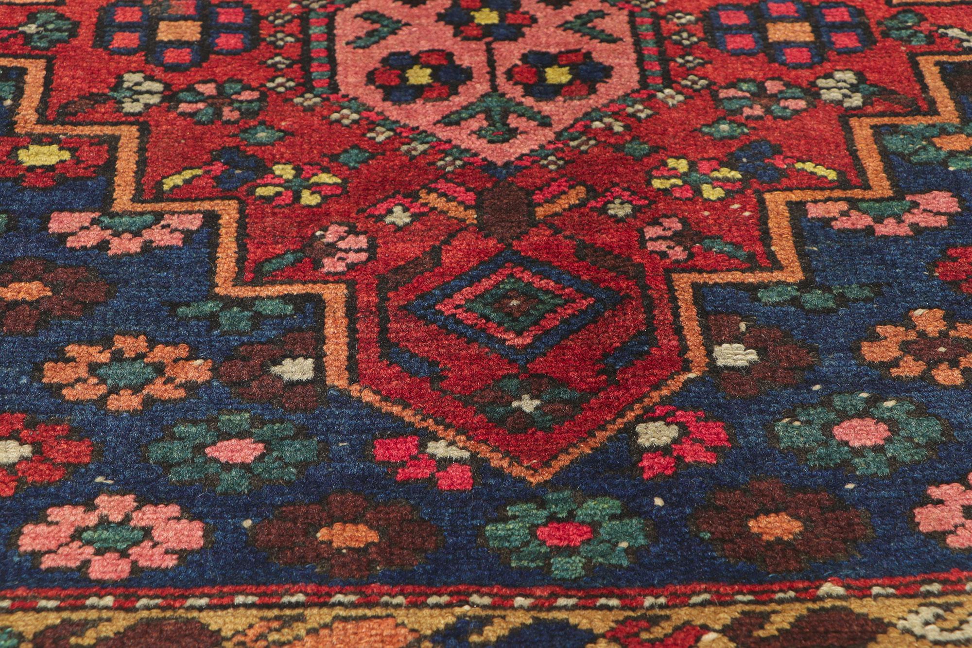 Antiker persischer Bachtiari-Teppich (Handgeknüpft) im Angebot