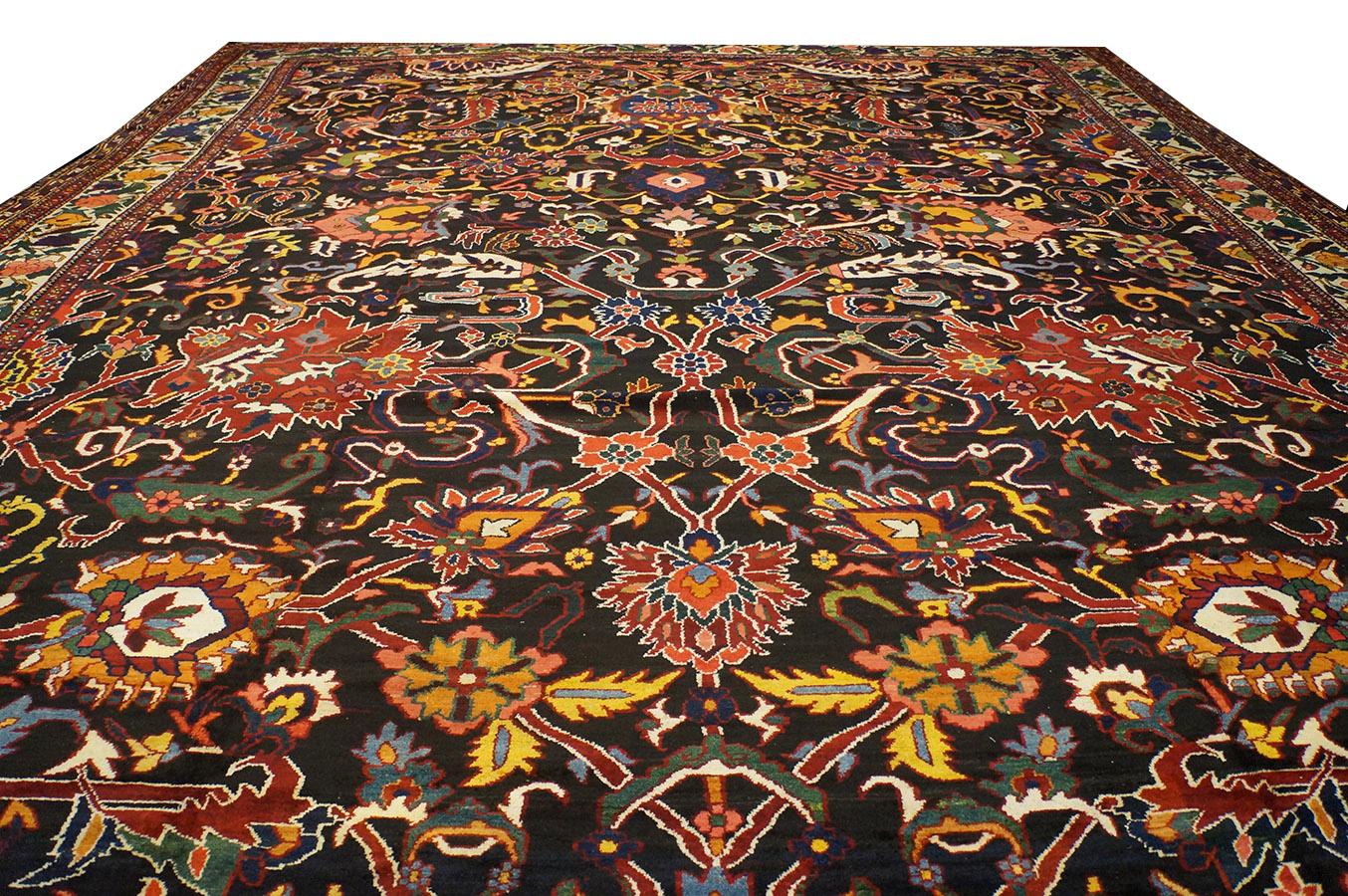 Early 20th Century Persian Bakhtiari Carpet ( 16' x 23' - 487 x 702 ) For Sale 1