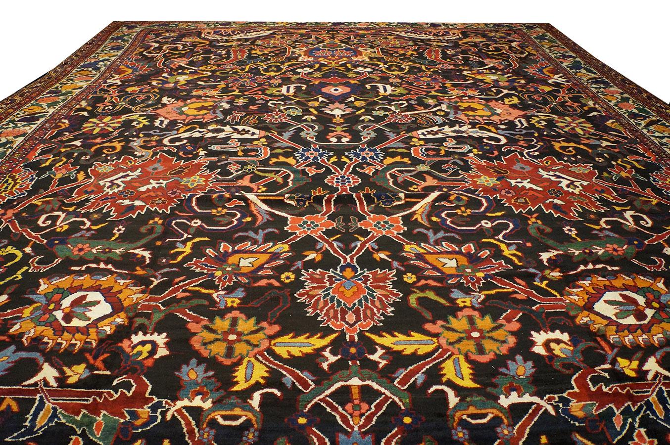Alfombra persa Bakhtiari de principios del siglo XX ( 16' x 23' - 487 x 702 ) Lana en venta
