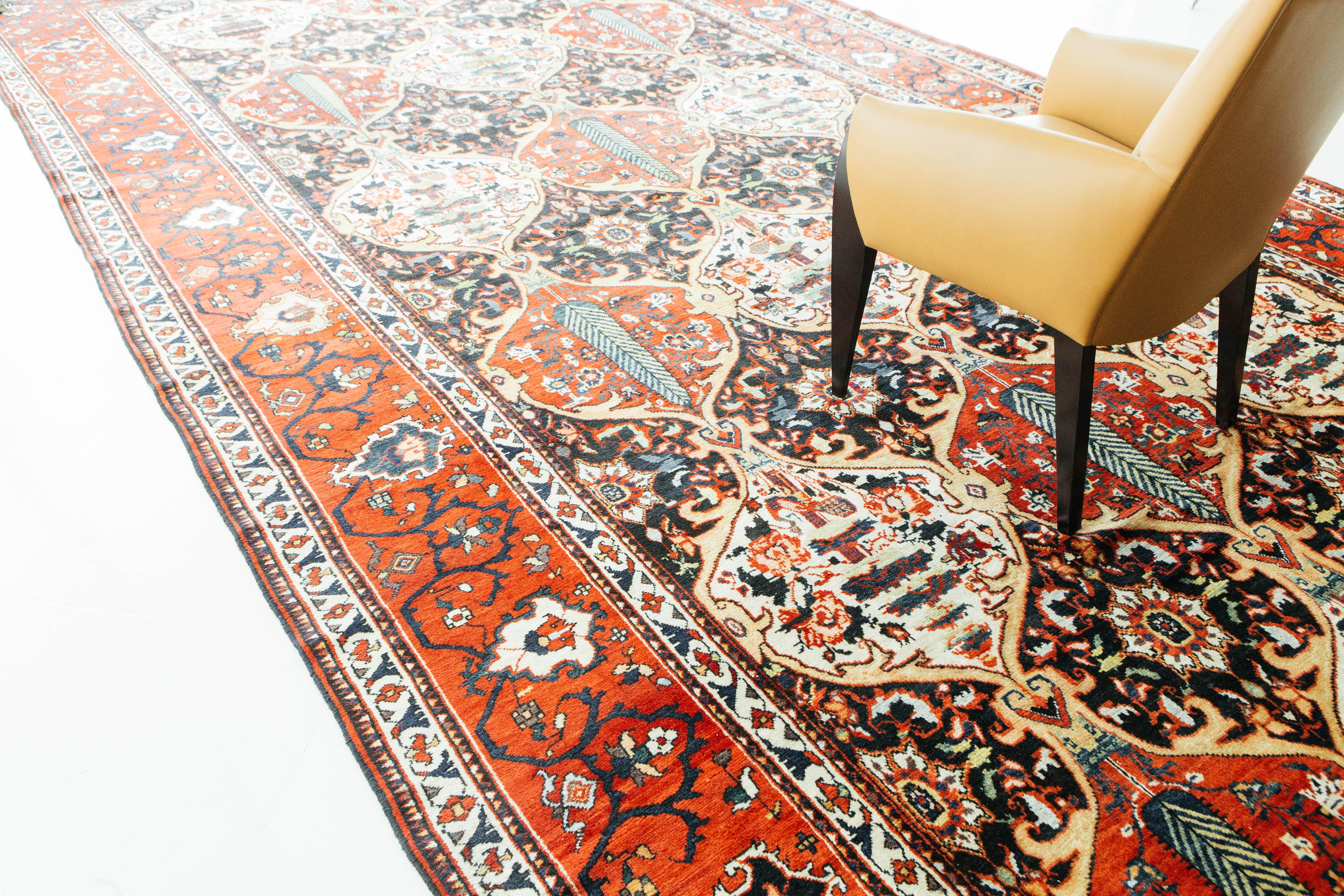 20ième siècle Tapis persan ancien Bakhtiari en vente