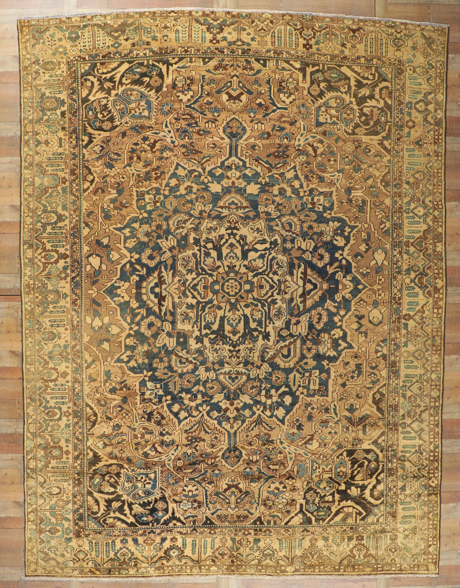 Alfombra persa Bakhtiari de 1920 Lana en venta