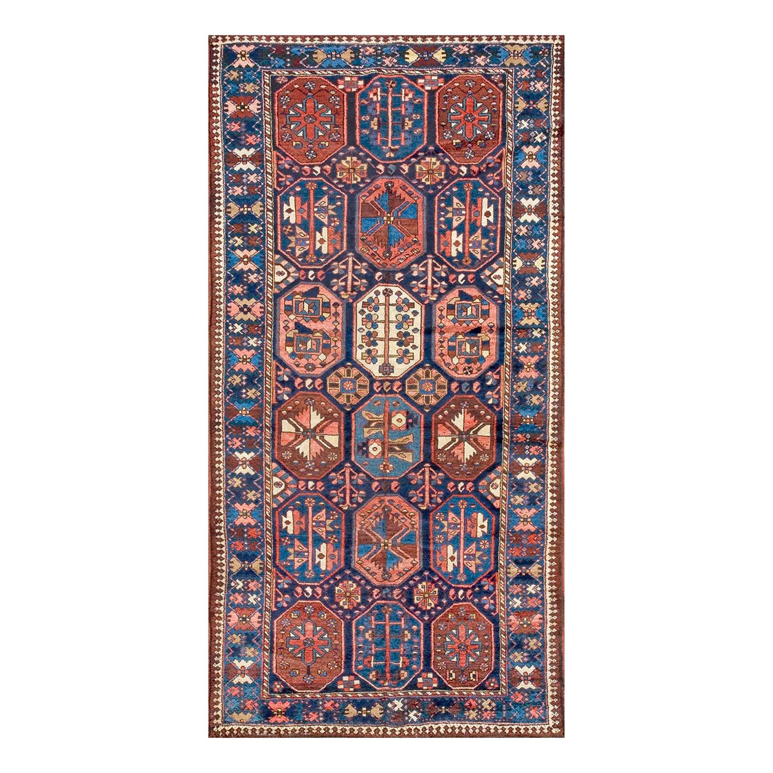 Early 20th Century Persian Bakhtiari Carpet ( 5'2" x 10' - 157 x 305 ) For Sale