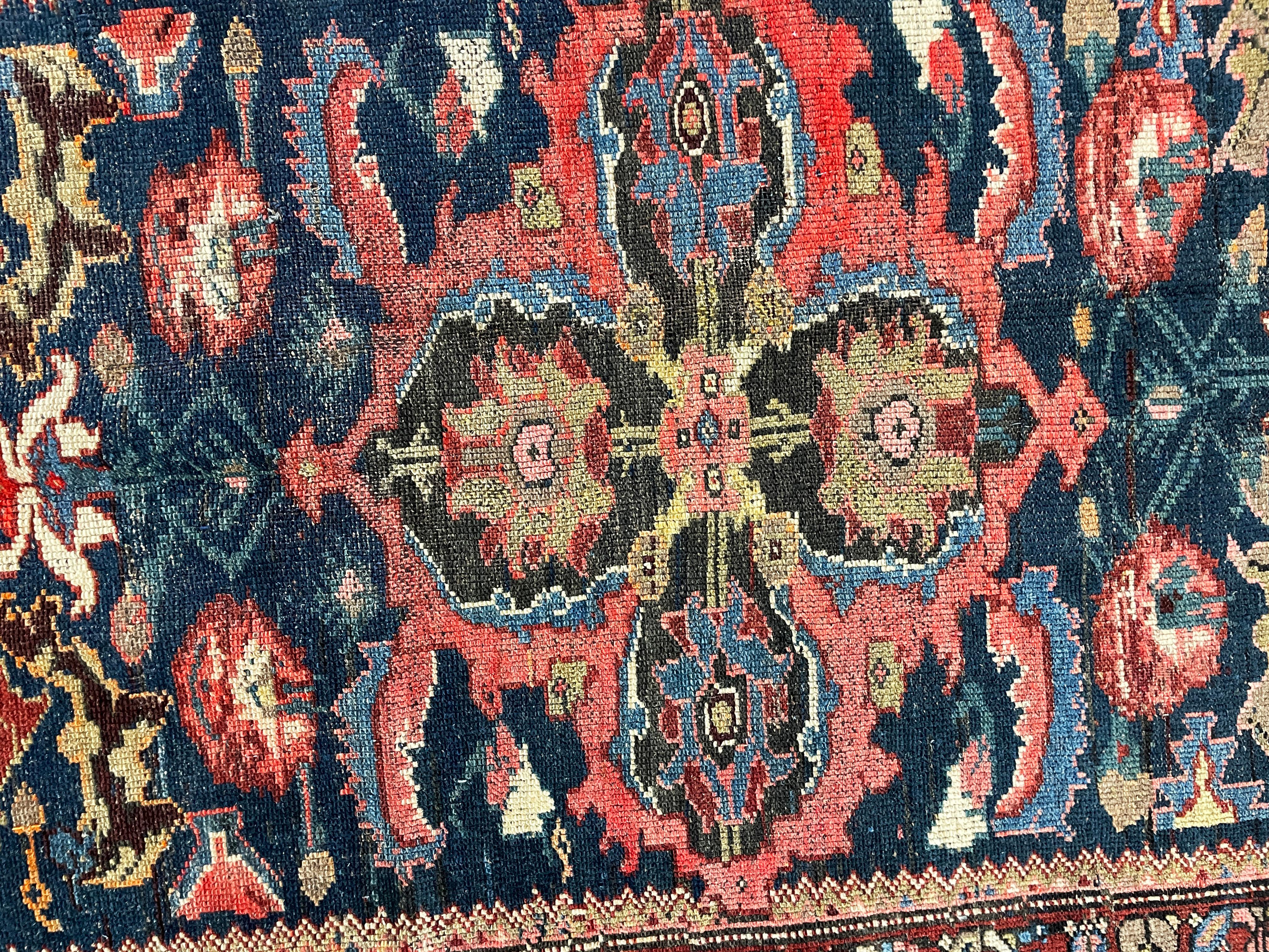 Antique Persian Bakhtiari Rug, Most Attractive Design   For Sale 1
