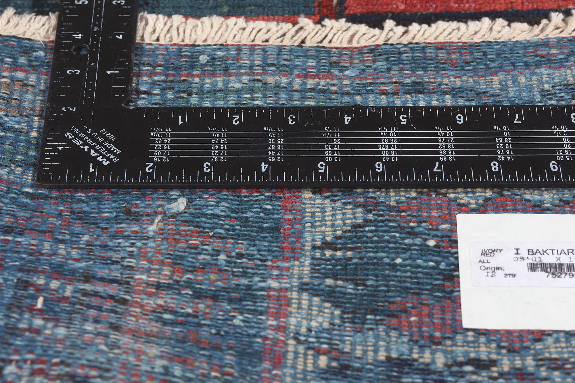 Antigua alfombra persa Bakhtiari, el encanto nómada se une al diseño biofílico en Bueno estado para la venta en Dallas, TX