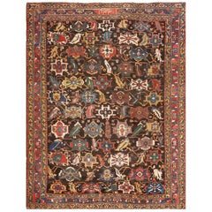 Antique Persian Bakhtiari Rug. Size: 9 ft 6 in x 12 ft 2 in (2.9 m x 3.71 m)