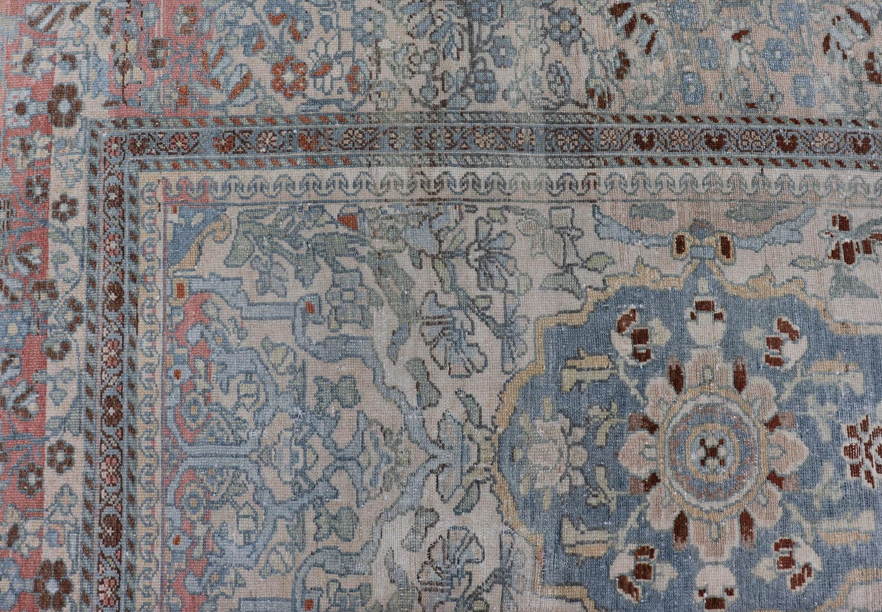 20ième siècle Tapis persan ancien Bakhtiari avec médaillons à fleurs sur toute la surface et motifs géométriques en vente