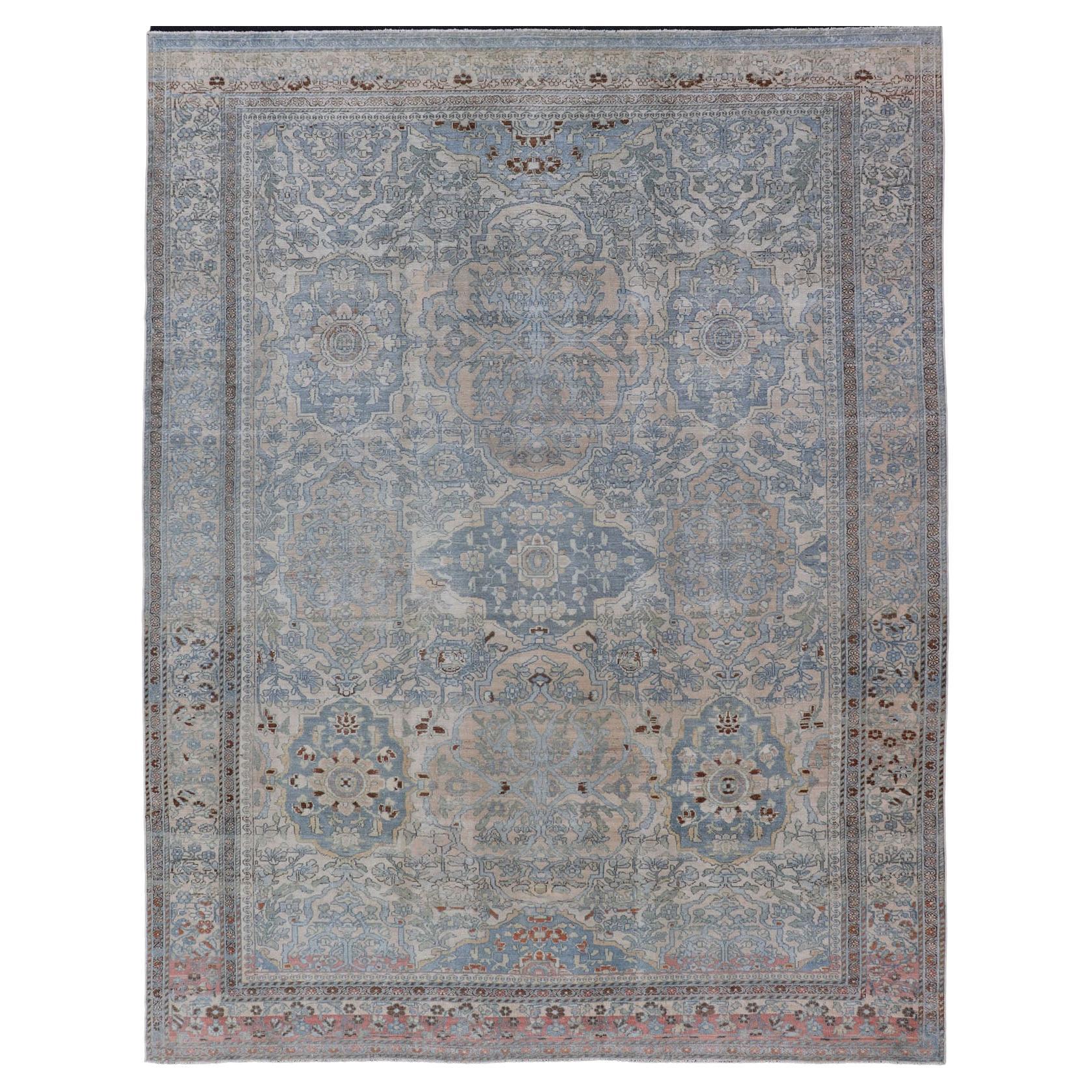Antiker persischer Bakhtiari-Teppich mit All-Over-Blumenmedaillons und geometrischen Geometrien 