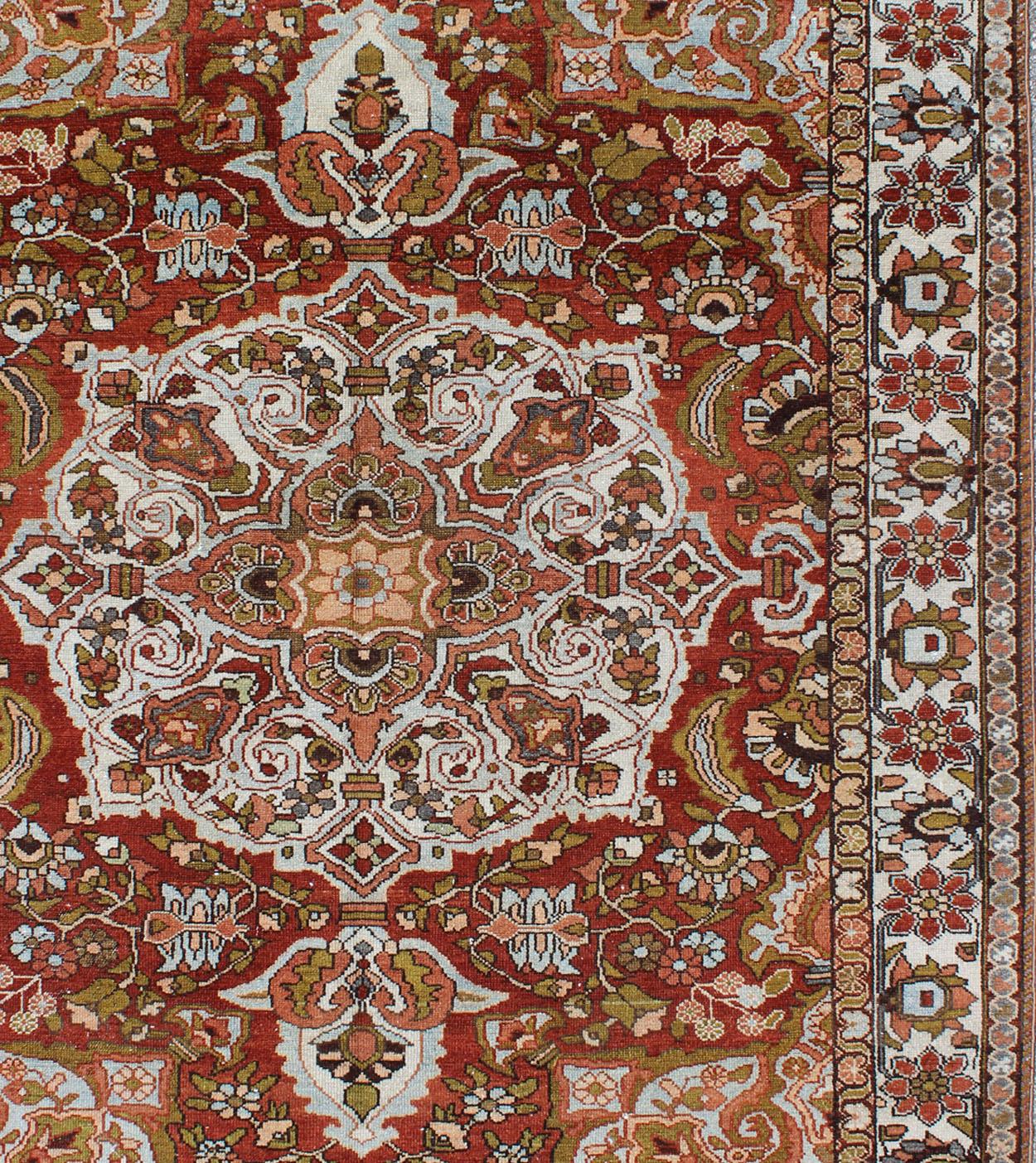 Islamic Antique Persian Bakhtiari Rug with Classic Ornate Central Medallion Design For Sale