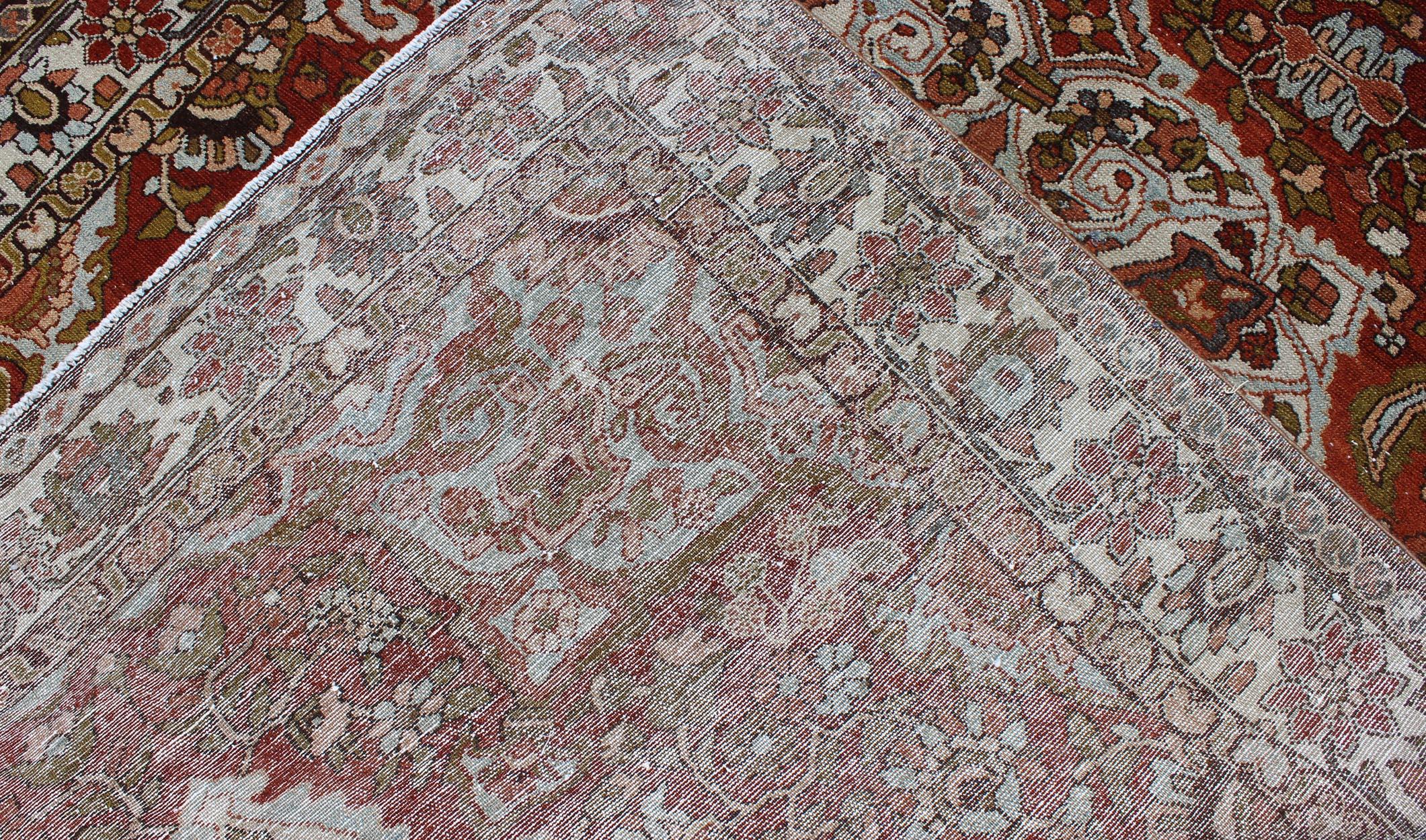 Hand-Knotted Antique Persian Bakhtiari Rug with Classic Ornate Central Medallion Design For Sale