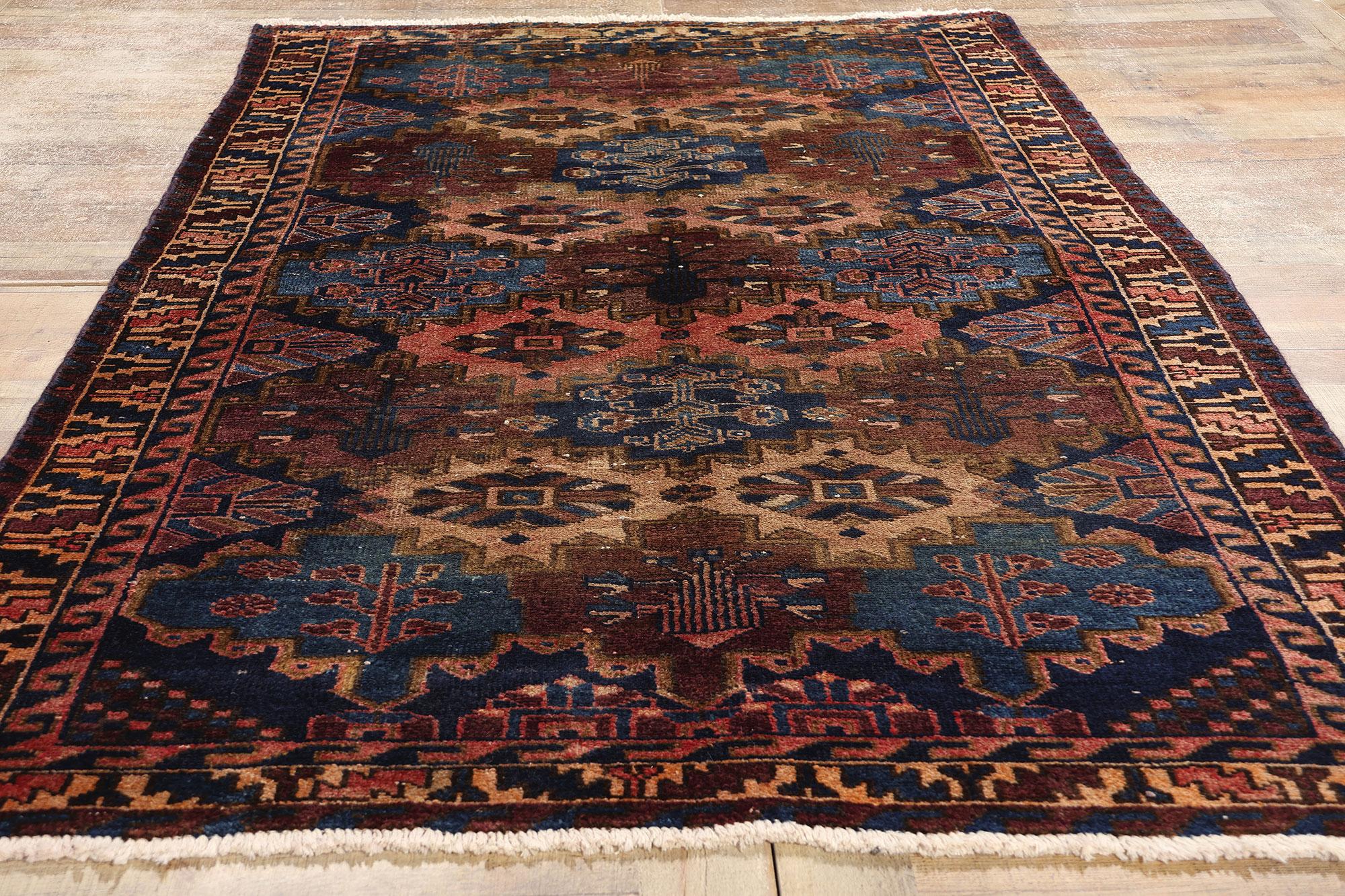Antiker persischer Bakhtiari-Teppich im frühviktorianischen Stil (Wolle) im Angebot