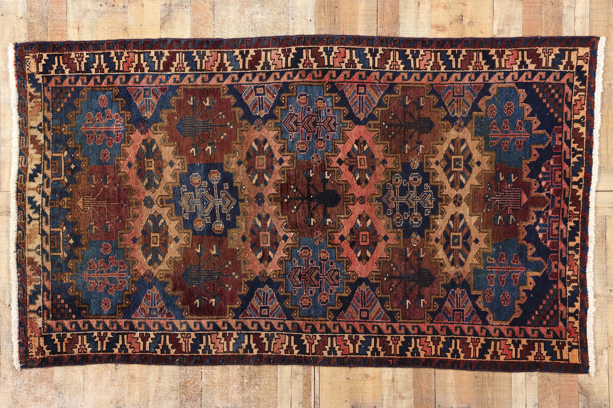 Antiker persischer Bakhtiari-Teppich im frühviktorianischen Stil im Angebot 1