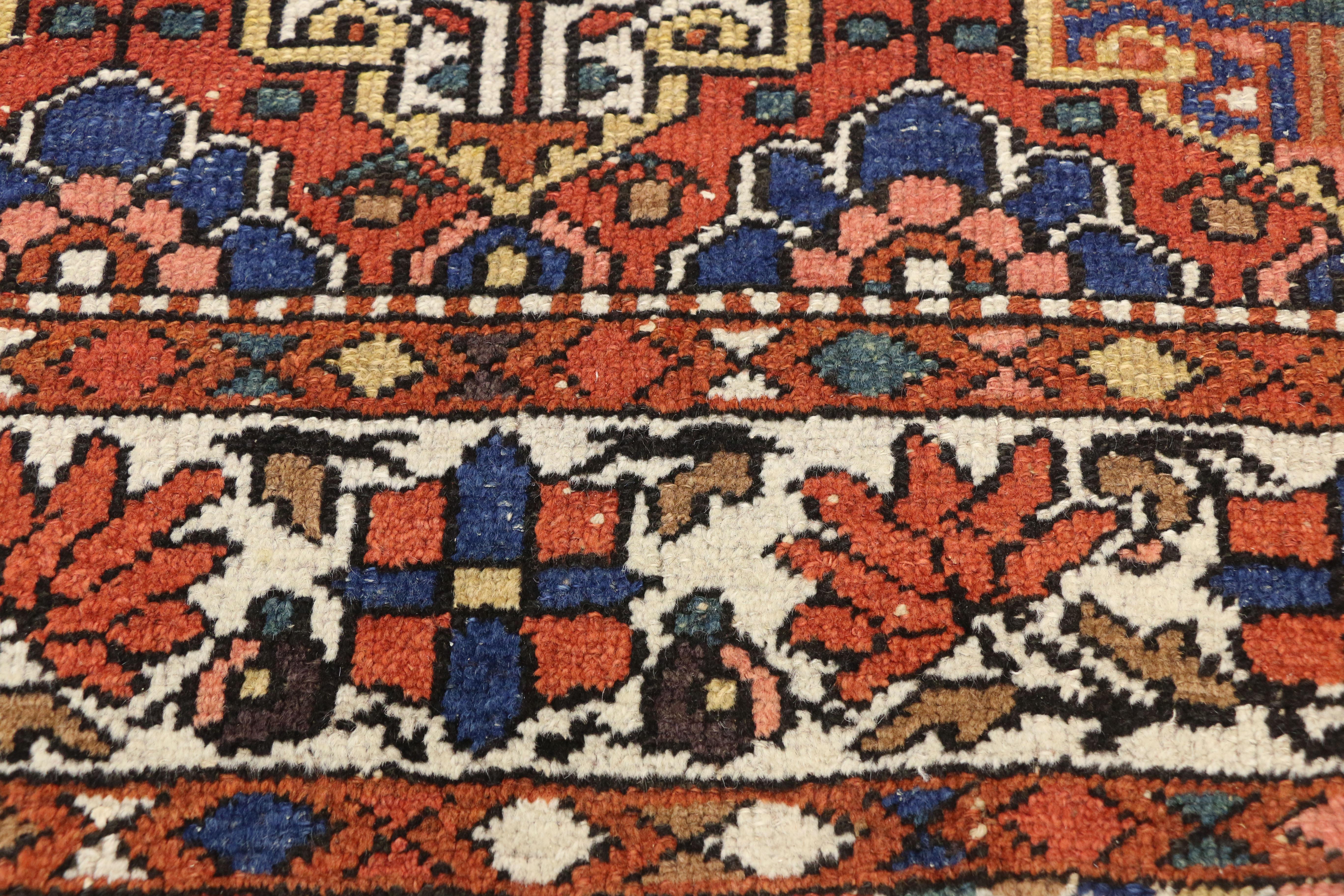 Perse Tapis persan antique Bakhtiari avec style colonial fédéral américain en vente