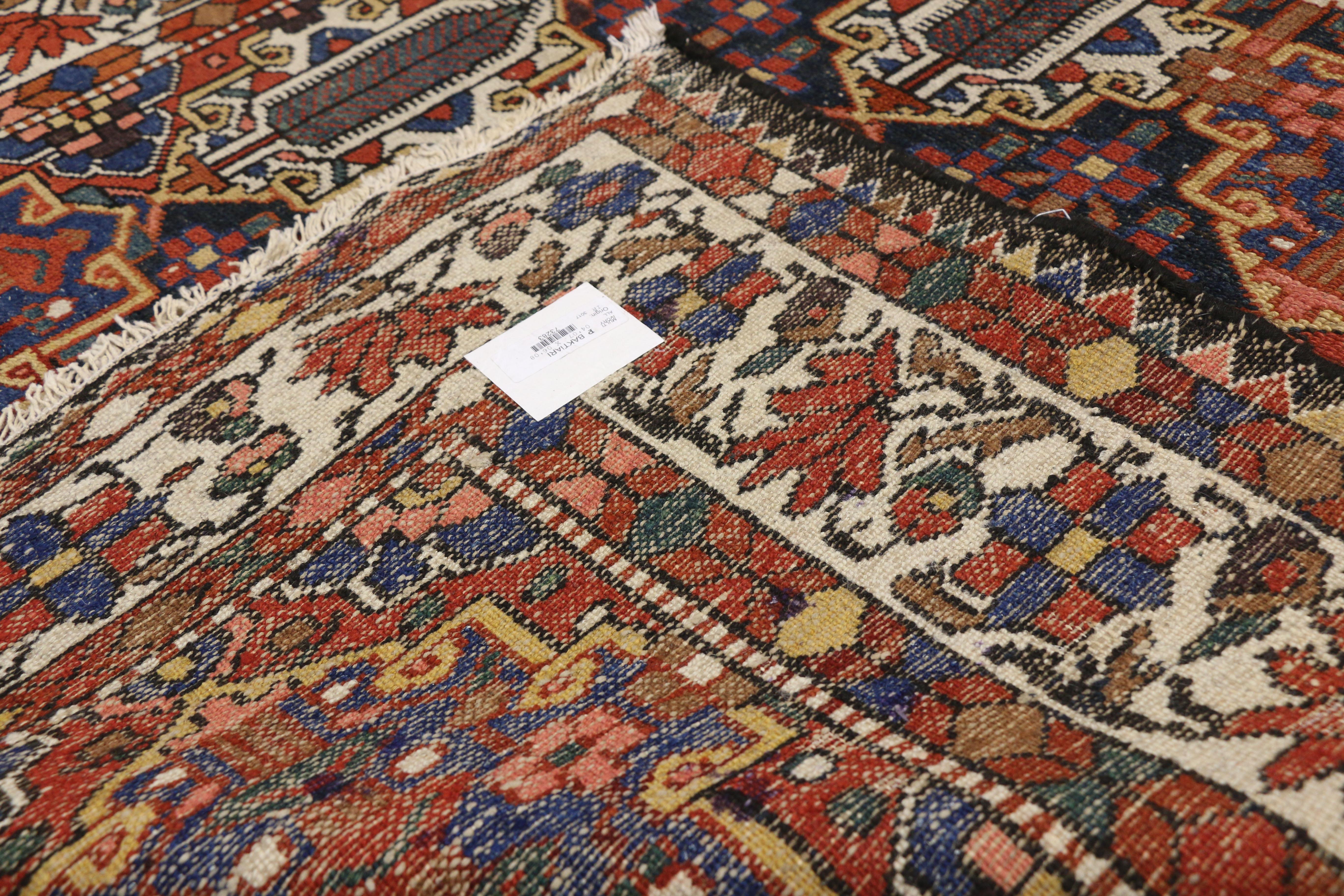 Antiker persischer Bakhtiari-Teppich im Federal American Colonial-Stil im Zustand „Gut“ im Angebot in Dallas, TX