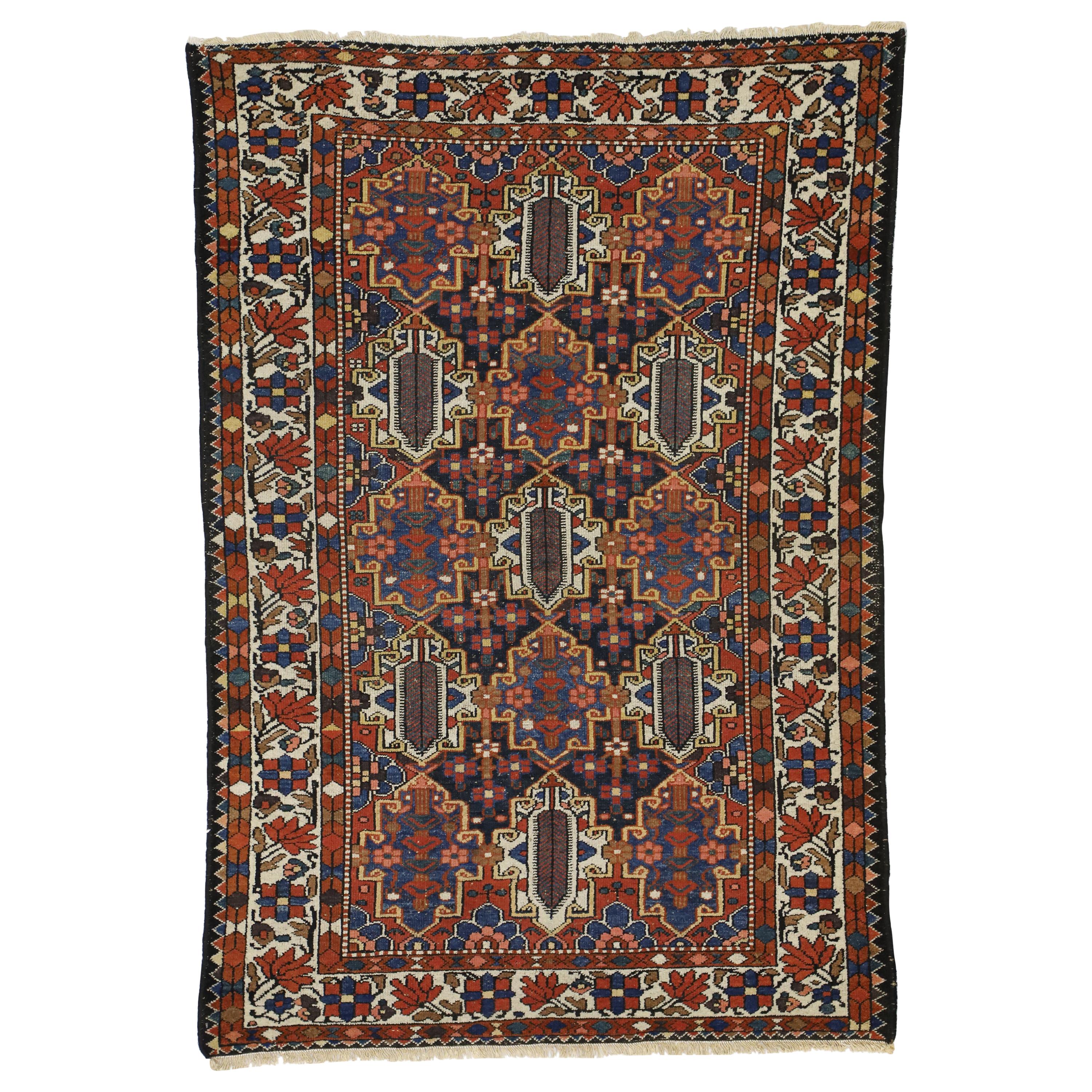 Antiker persischer Bakhtiari-Teppich im Federal American Colonial-Stil im Angebot