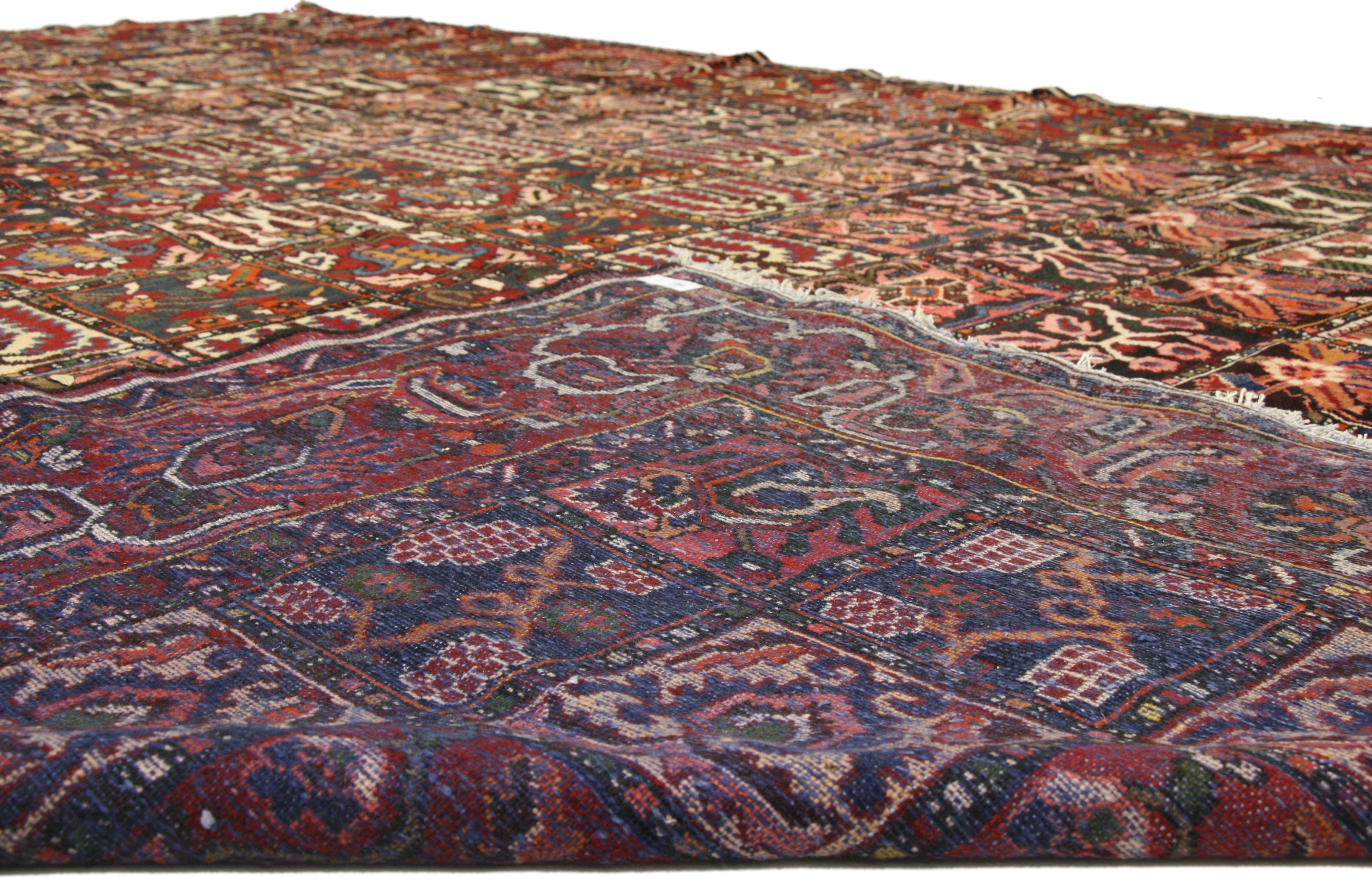 Antiker persischer Bakhtiari-Teppich mit vier Jahreszeiten-Gartenmuster (Regency) im Angebot