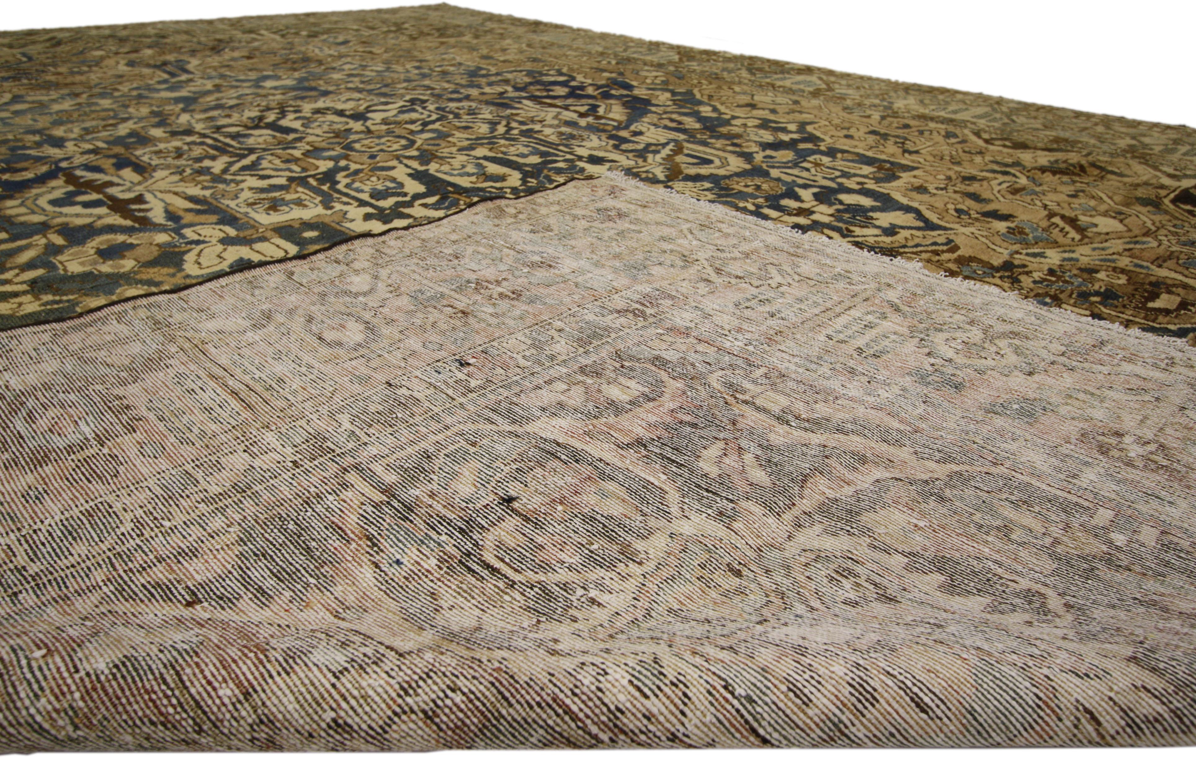 Antique Persian Bakhtiari Rug with in Traditional Modern Style In Good Condition For Sale In Dallas, TX