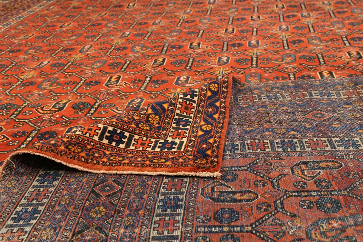 Antique Persian Bakhtiari Rug with Incredible Geometric Details, circa 1940s For Sale 4