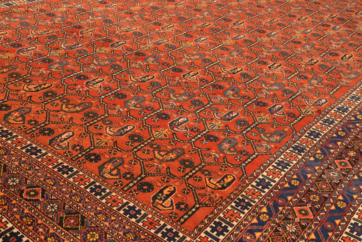 Antique Persian Bakhtiari Rug with Incredible Geometric Details, circa 1940s For Sale 3