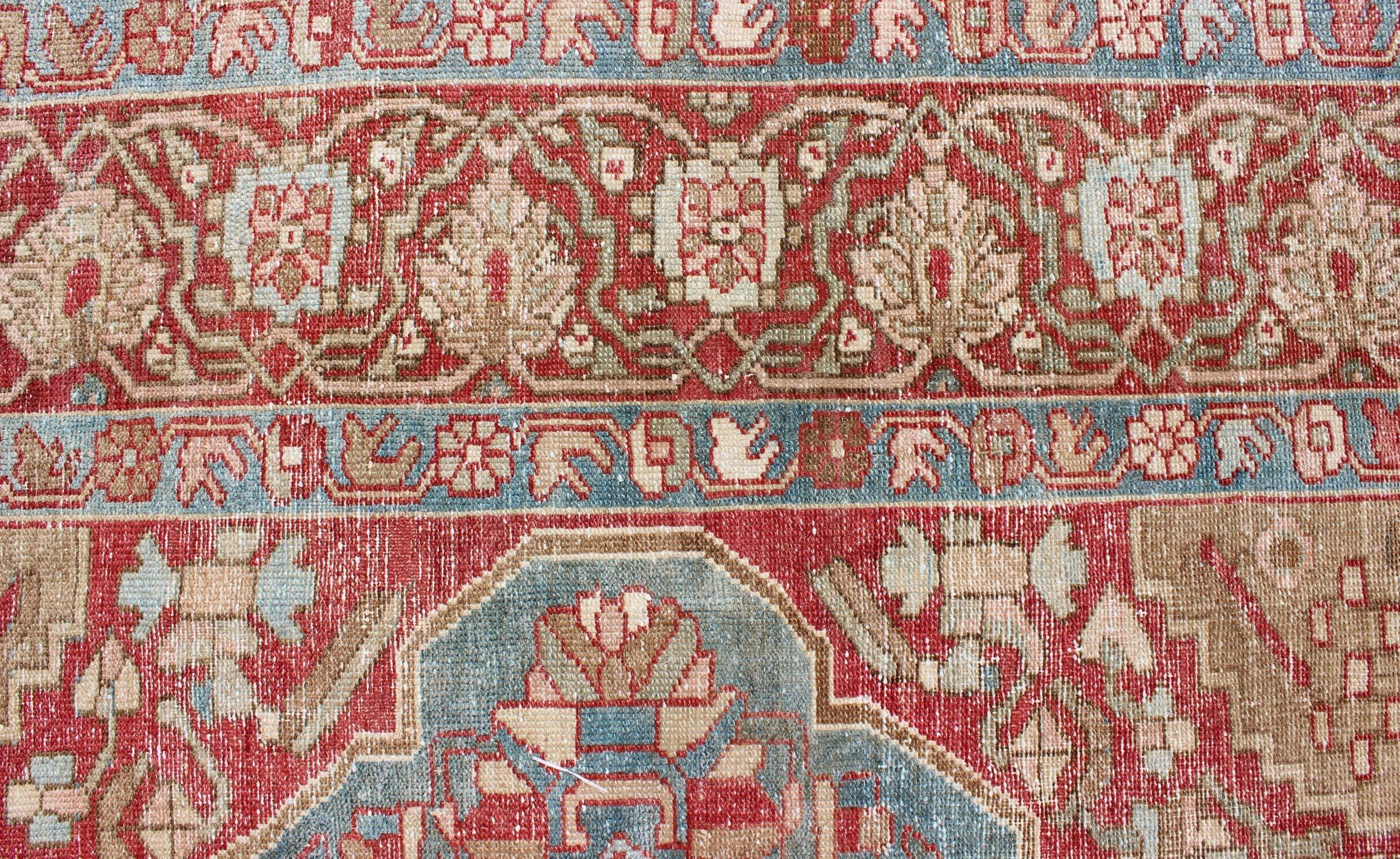 Antique Persian Bakhtiari Rug with Layered Floral Medallion Design and Motifs For Sale 5