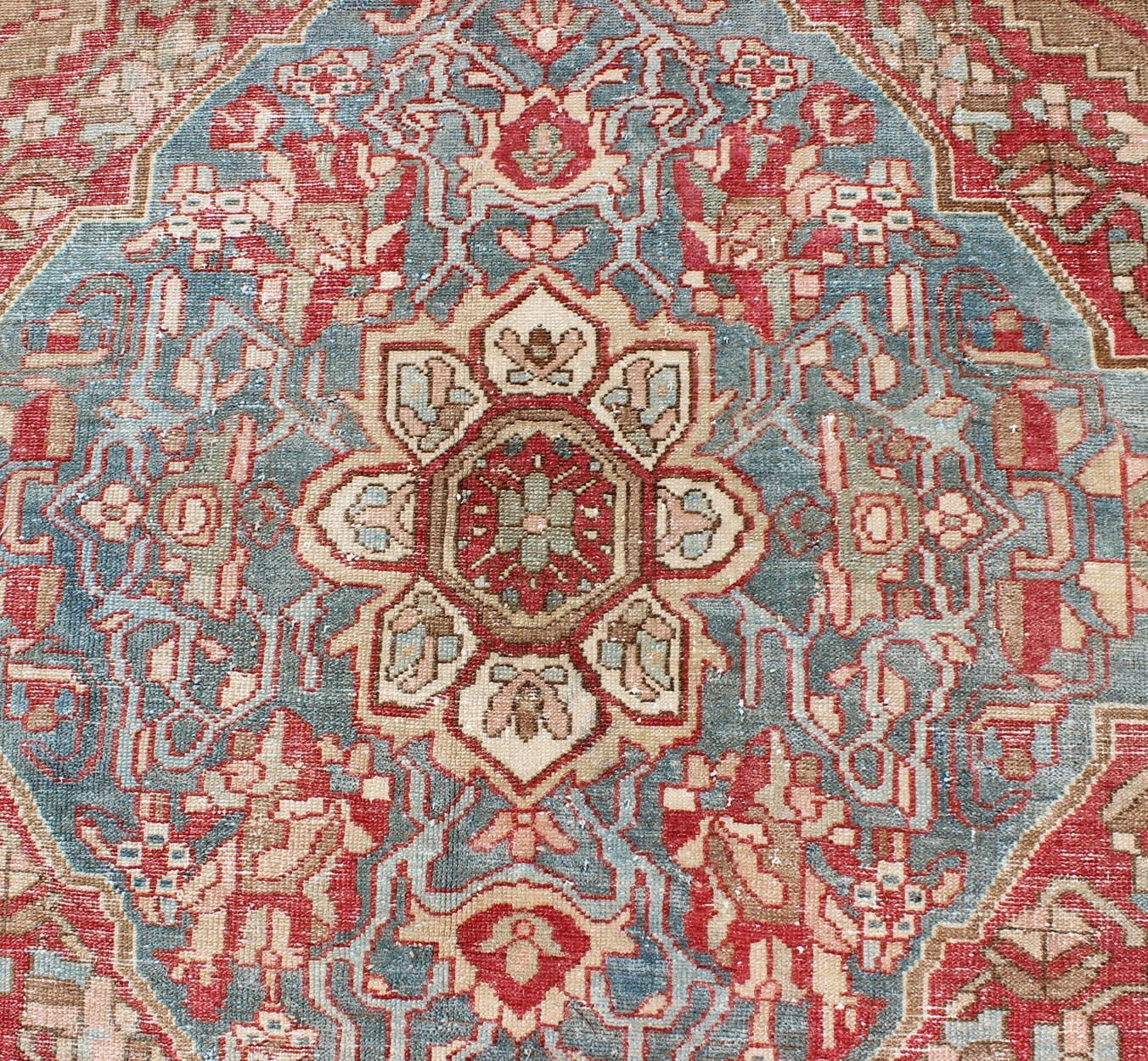 Antique Persian Bakhtiari Rug with Layered Floral Medallion Design and Motifs For Sale 2
