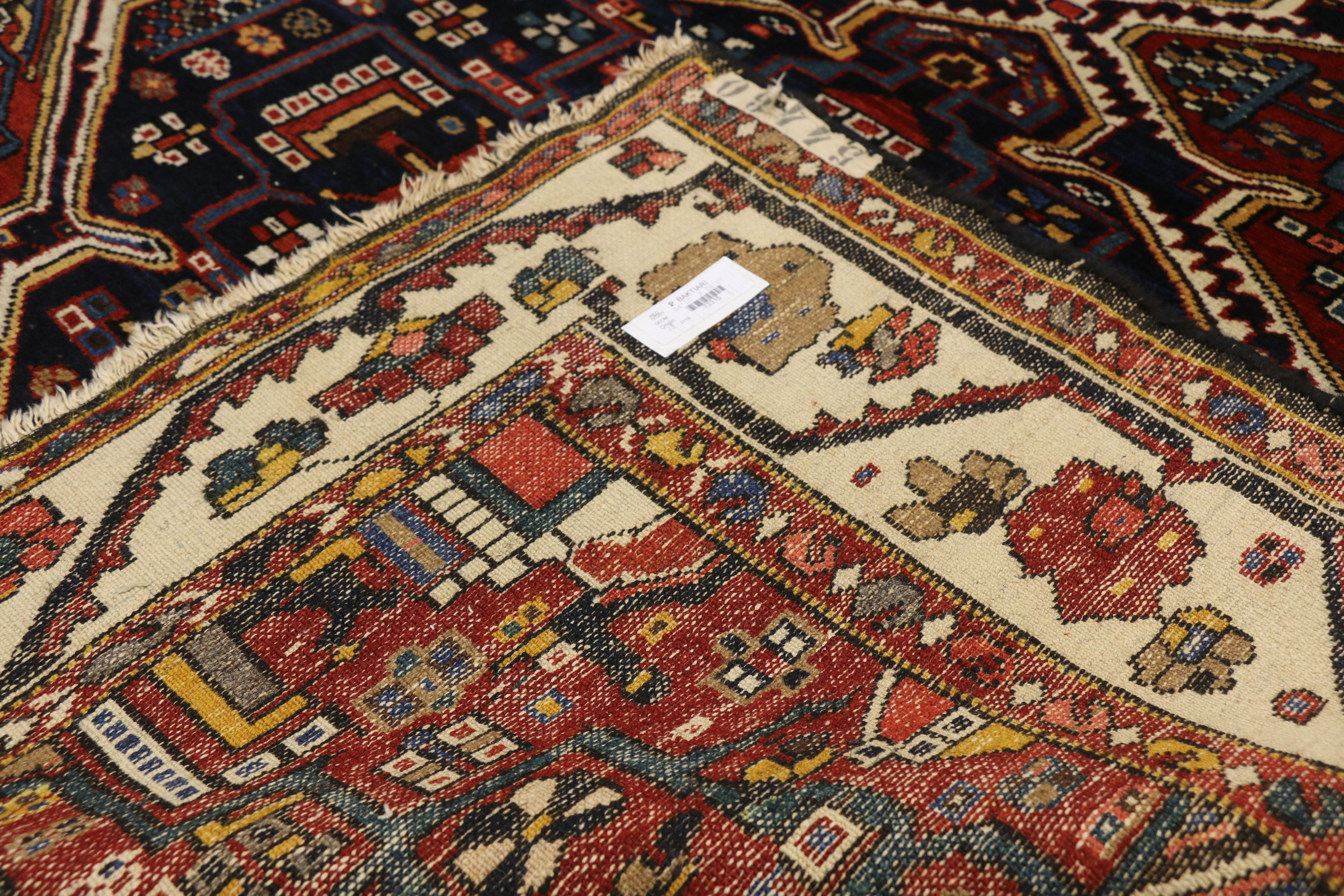 Antique Persian Bakhtiari Rug with Traditional Modern Style In Good Condition For Sale In Dallas, TX