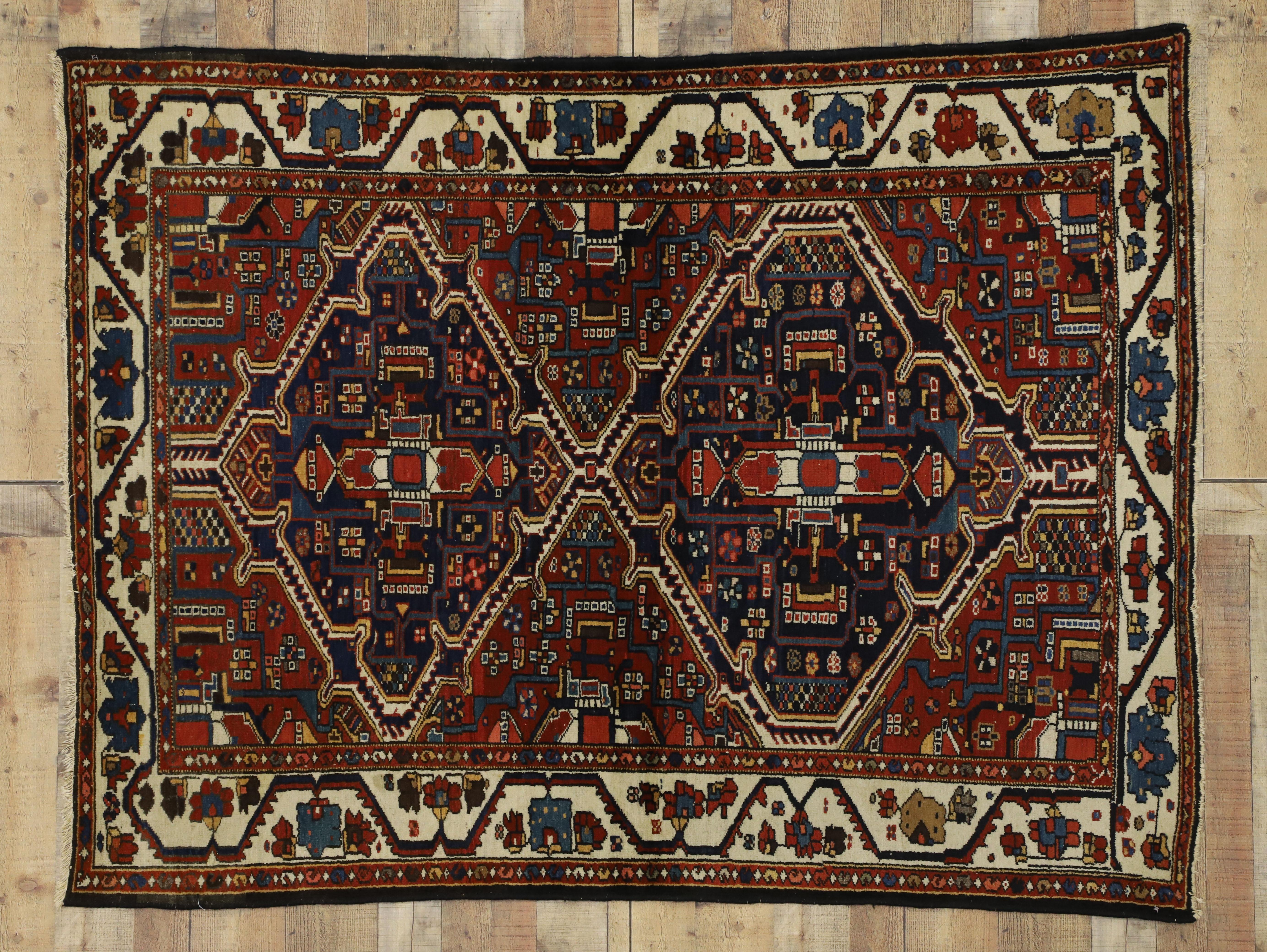 Laine Tapis persan ancien Bakhtiari de style traditionnel et moderne en vente
