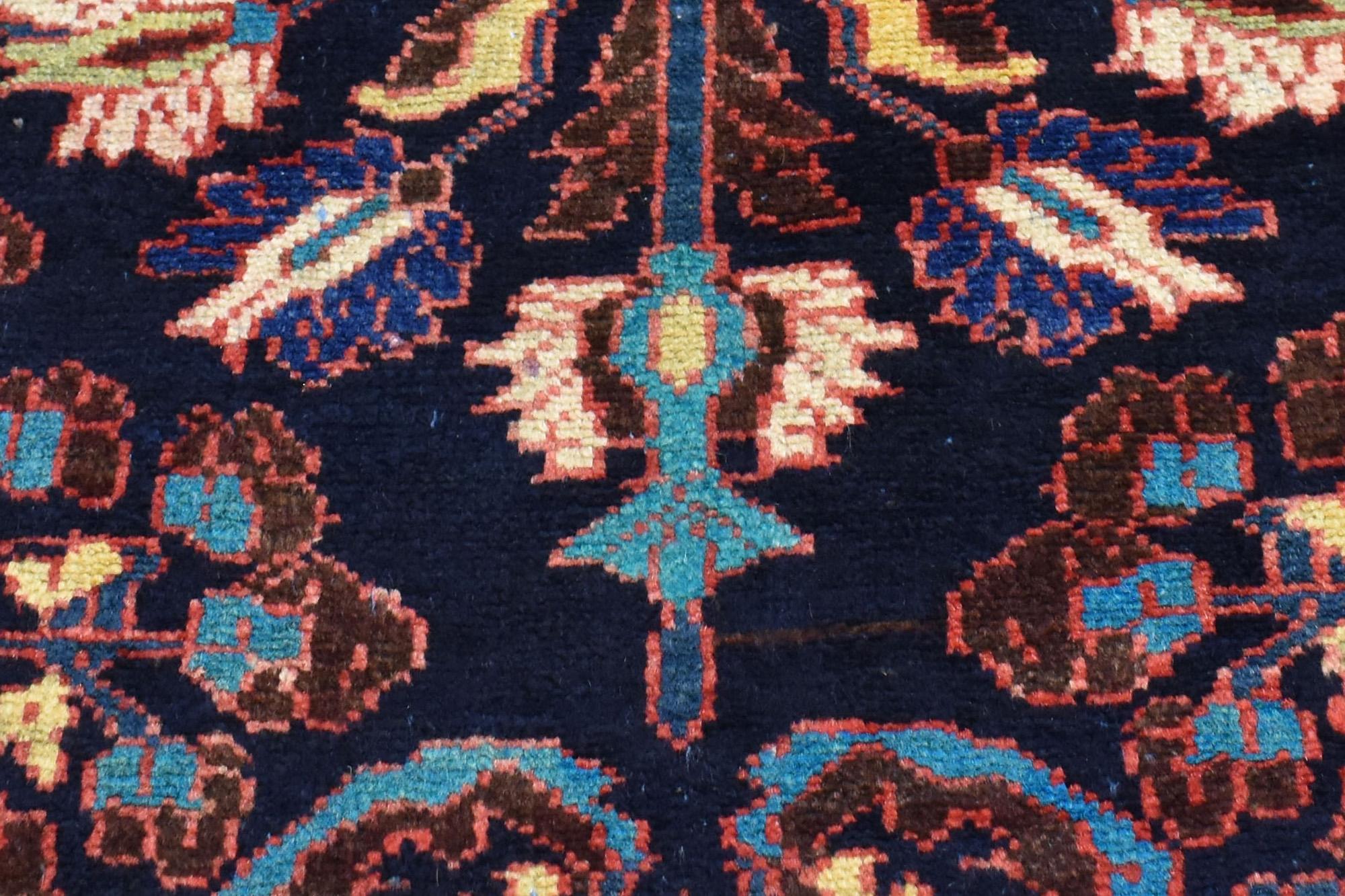 Antique Persian Bakhtiari Carpet, 03'04 x 10'00 In Good Condition For Sale In Dallas, TX