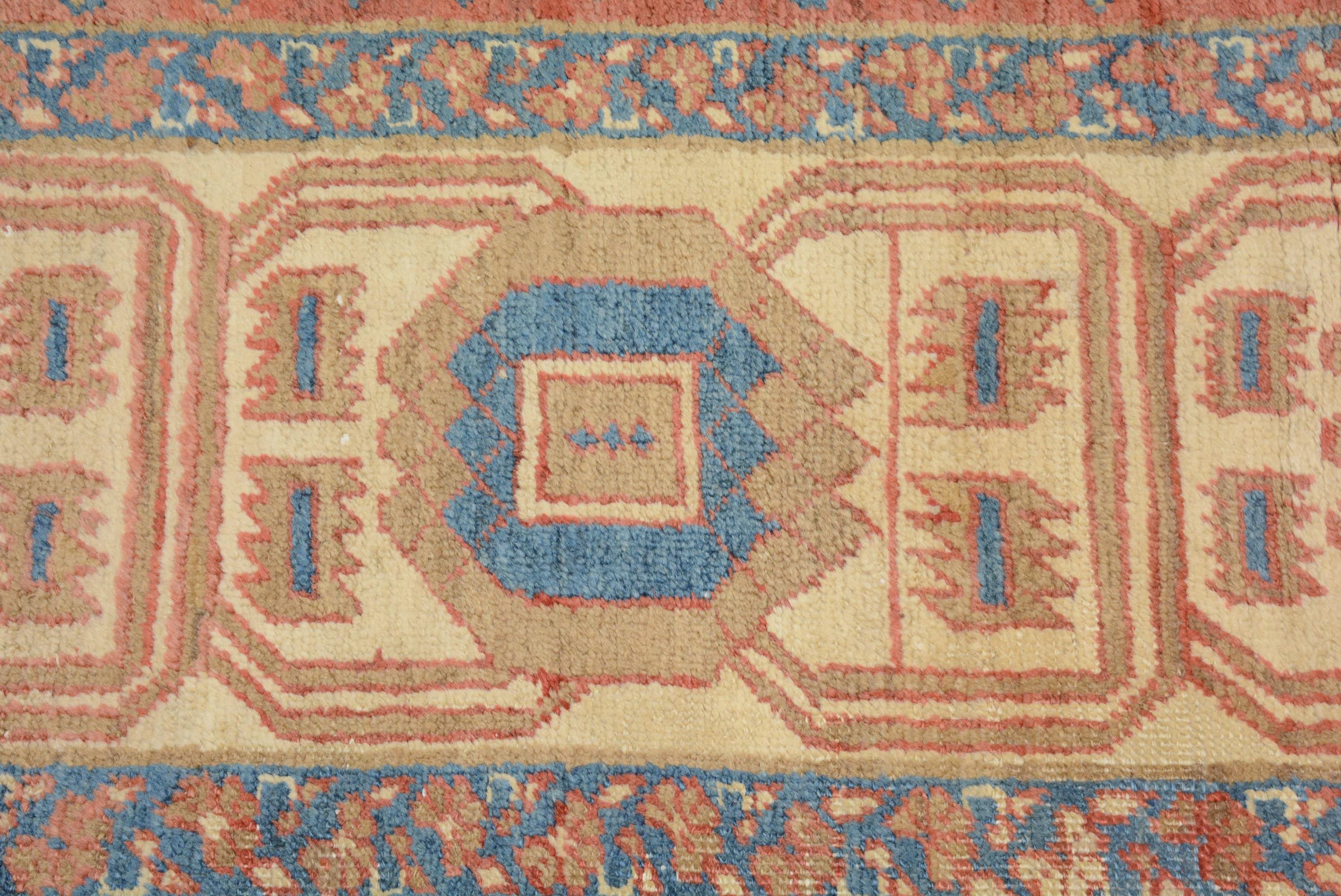 Antique Persian Bakshaish Carpet In Good Condition For Sale In Closter, NJ