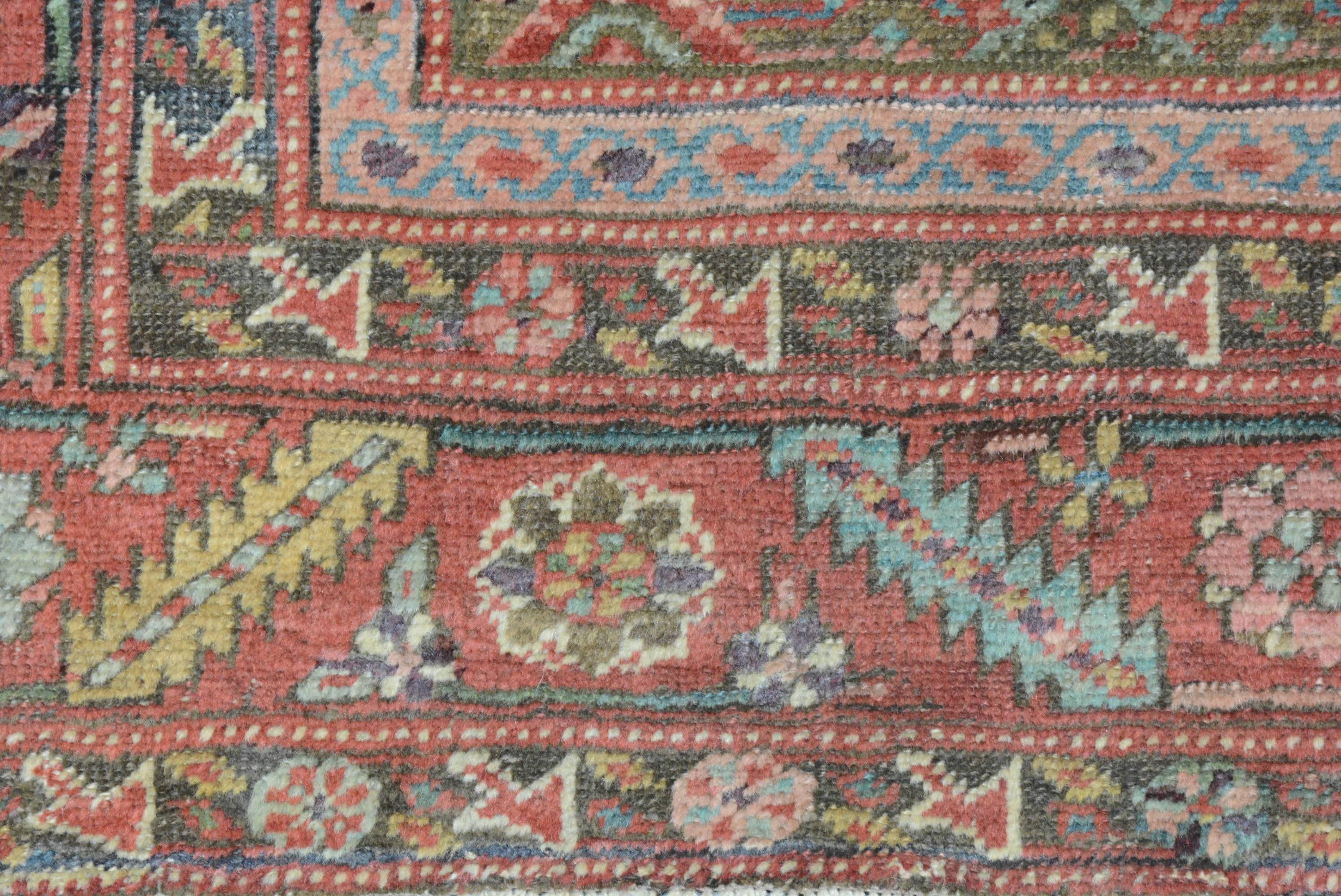 Début du 20ème siècle Tapis persan ancien en bakshaish en vente