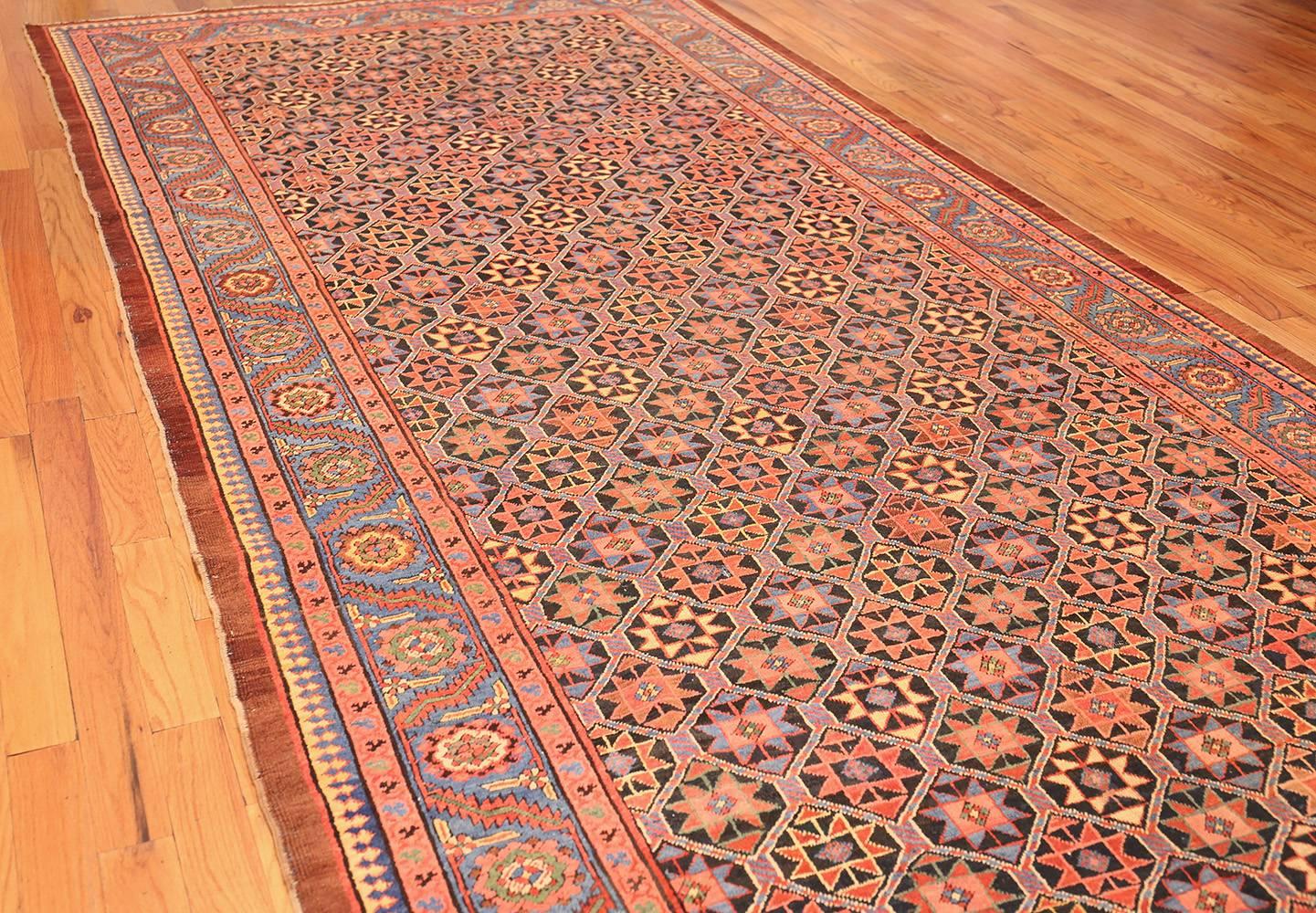 Antique Persian Bakshaish Gallery Size Rug. Size: 6 ft 7 in x 13 ft 9 in  In Excellent Condition In New York, NY