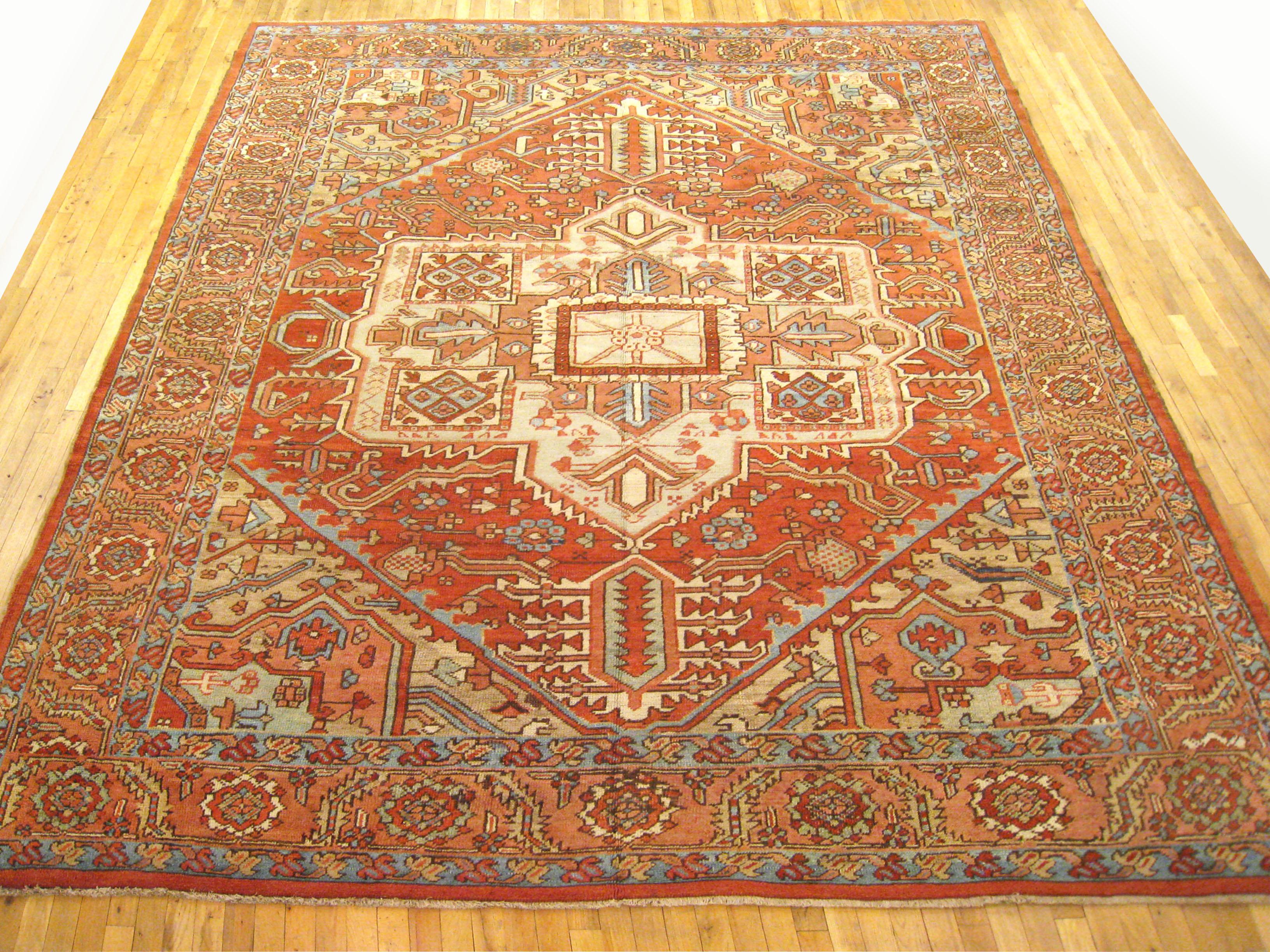 Antique Persian Bakshaish Oriental carpet, in Large Size with Soft Colors

A magnificent Persian Bakshaish oriental carpet, circa 1910, size 11'6