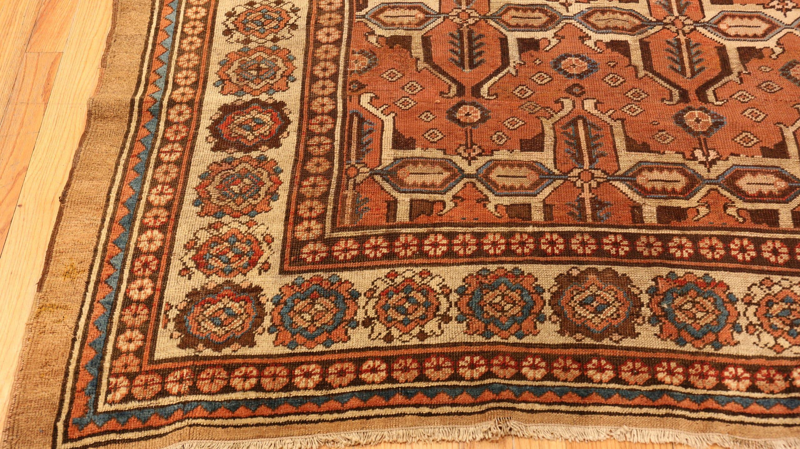 Hand-Knotted Antique Persian Bakshaish Rug. 10 ft 10 in x 14 ft 1 in For Sale