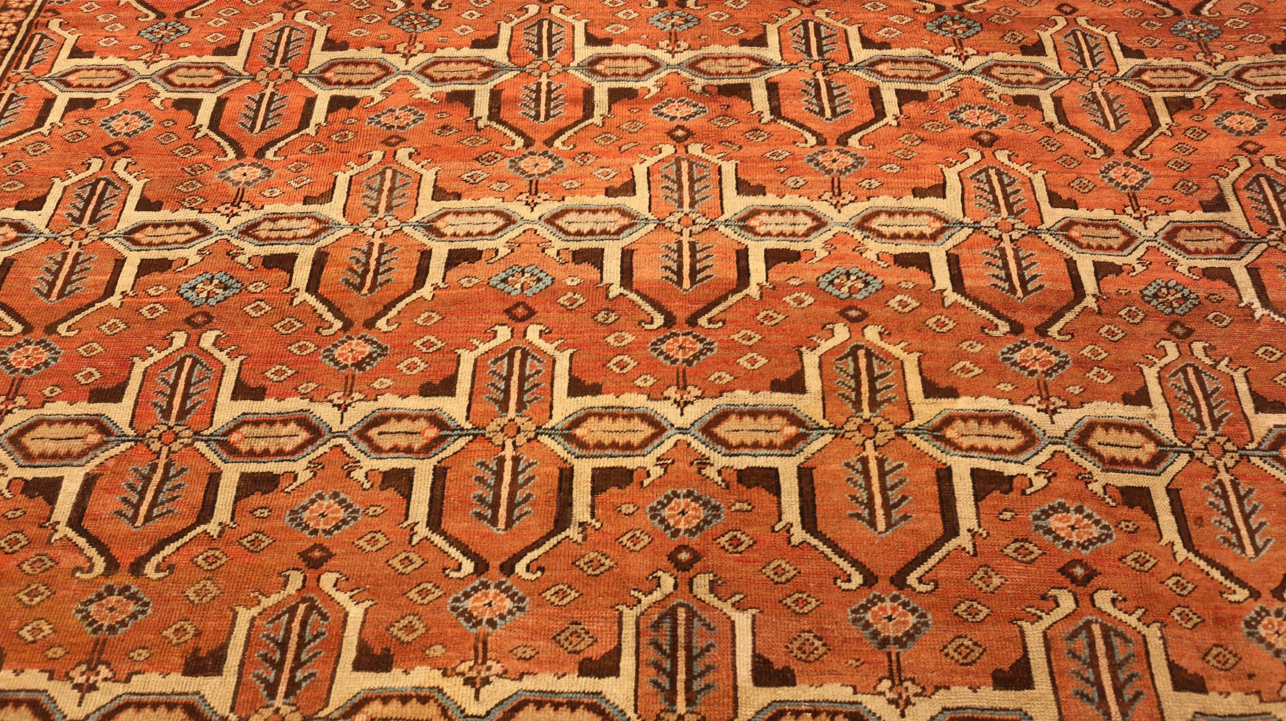 Antiker persischer Bakshaish-Teppich. 10 ft 10 in x 14 ft 1 in (Handgeknüpft) im Angebot