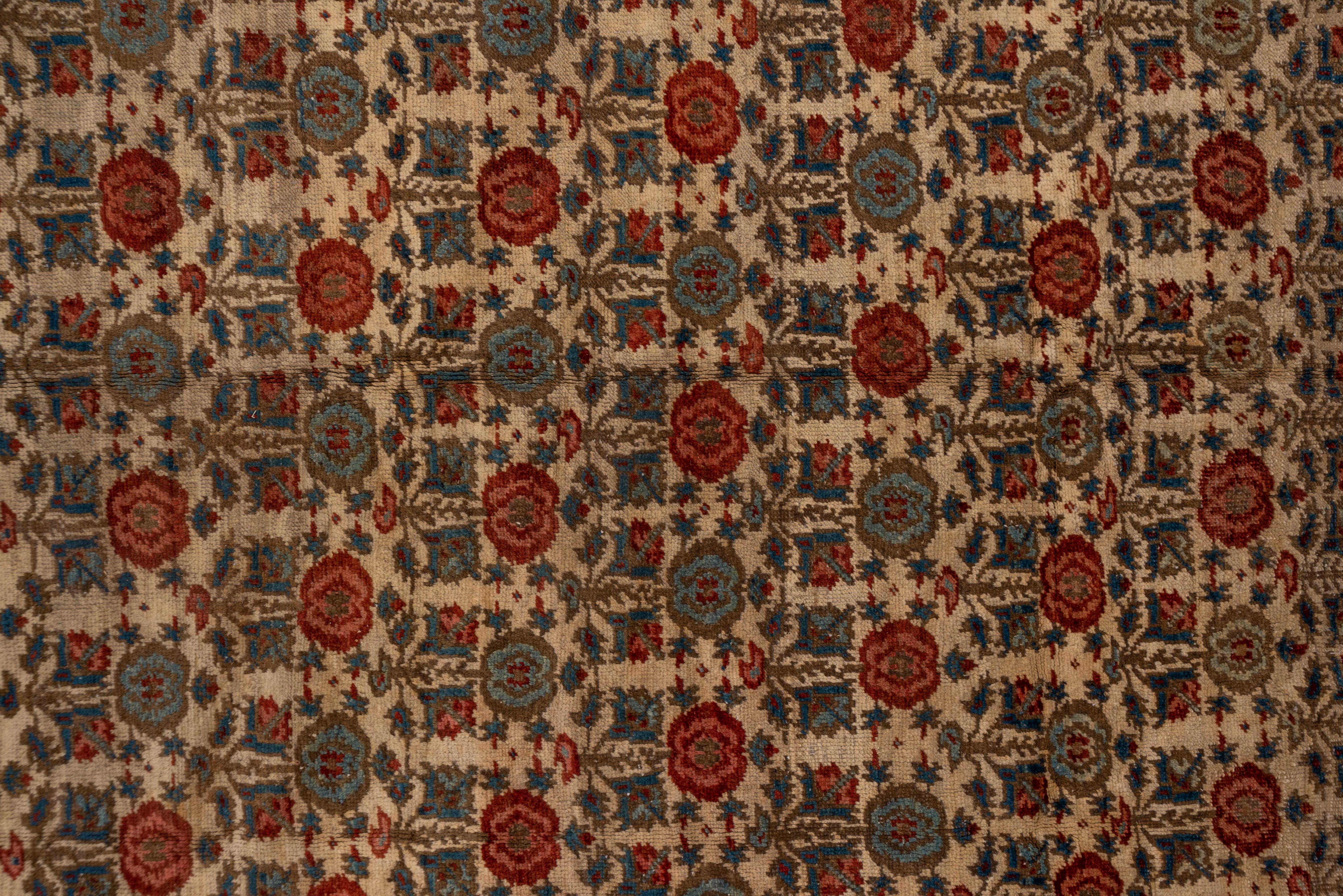 Antiker persischer Bakshayesh-Teppich, All-Over- Field, elfenbeinfarben (Handgeknüpft) im Angebot